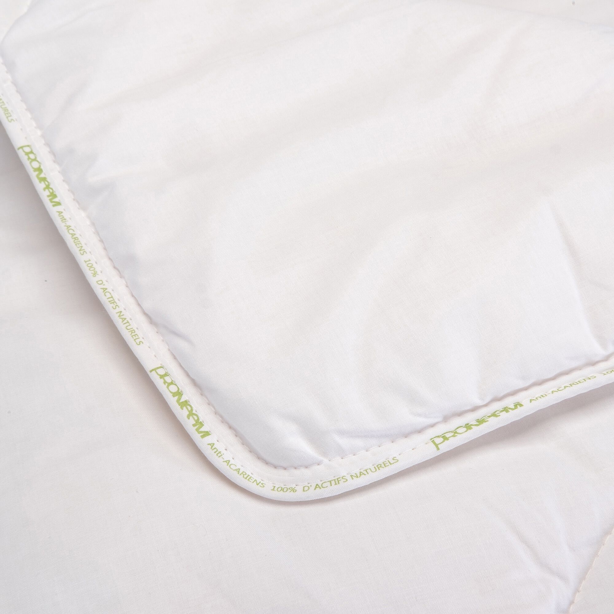 CAMILIA - Couette chaude anti-acariens thermorégulatrice - 240x220cm