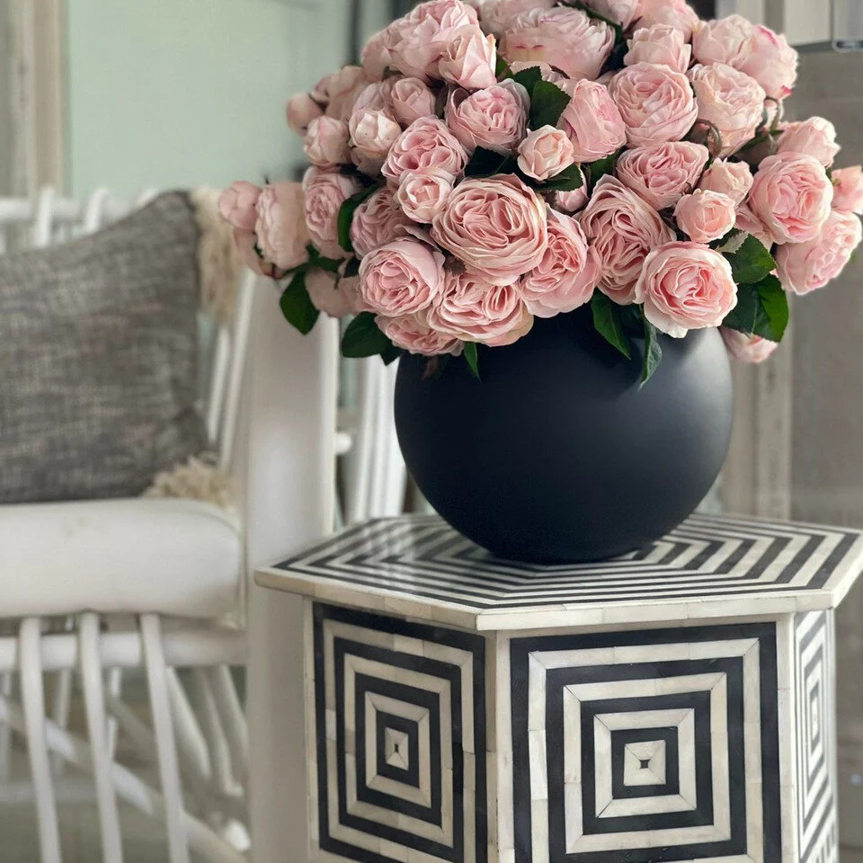 English Roses in Matte Black Fishbowl Vase