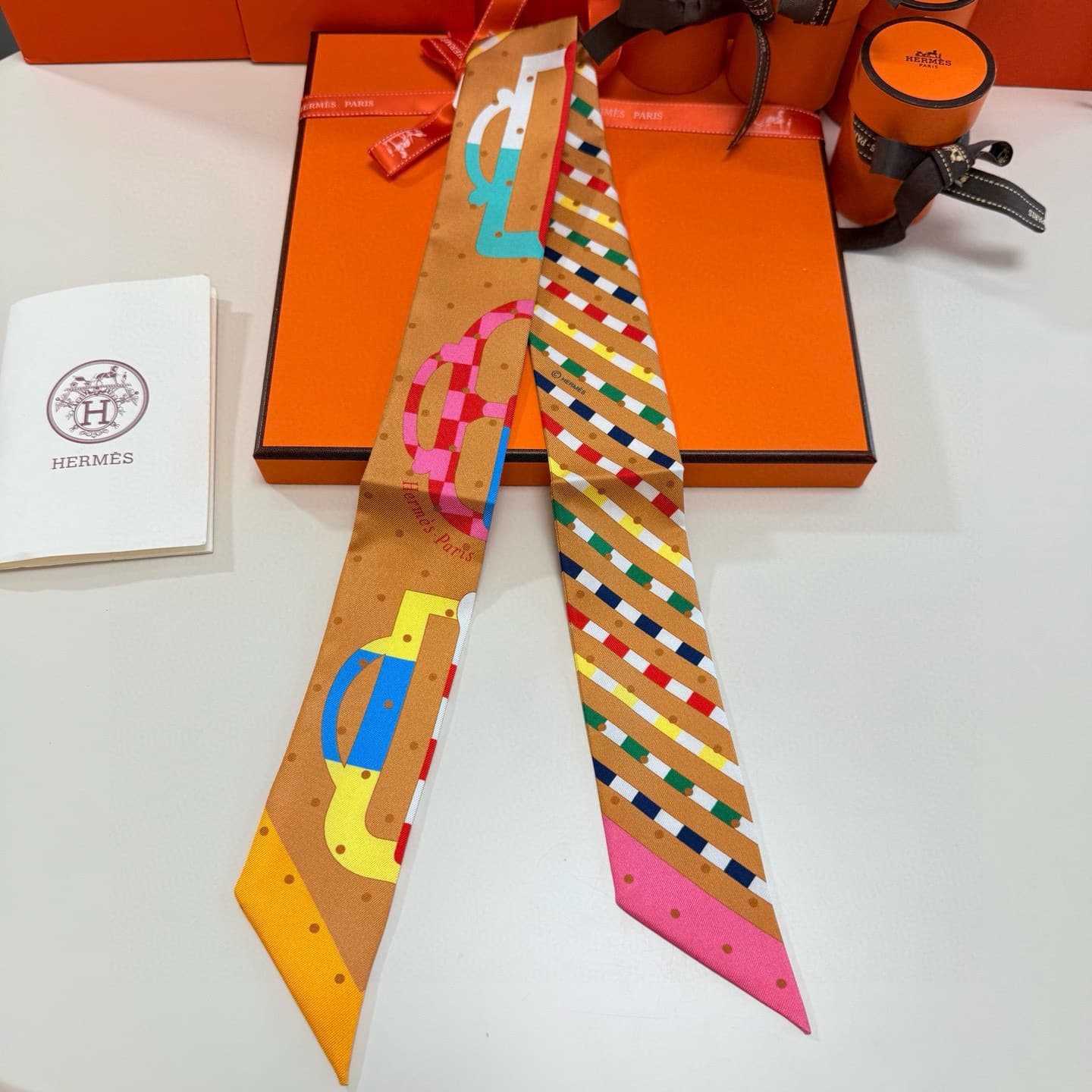 Hermes Garde-Robe Pop silk Twilly scarf