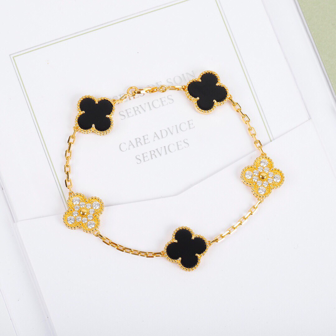 Van Cleef & Arpels Bracelet 4-Color