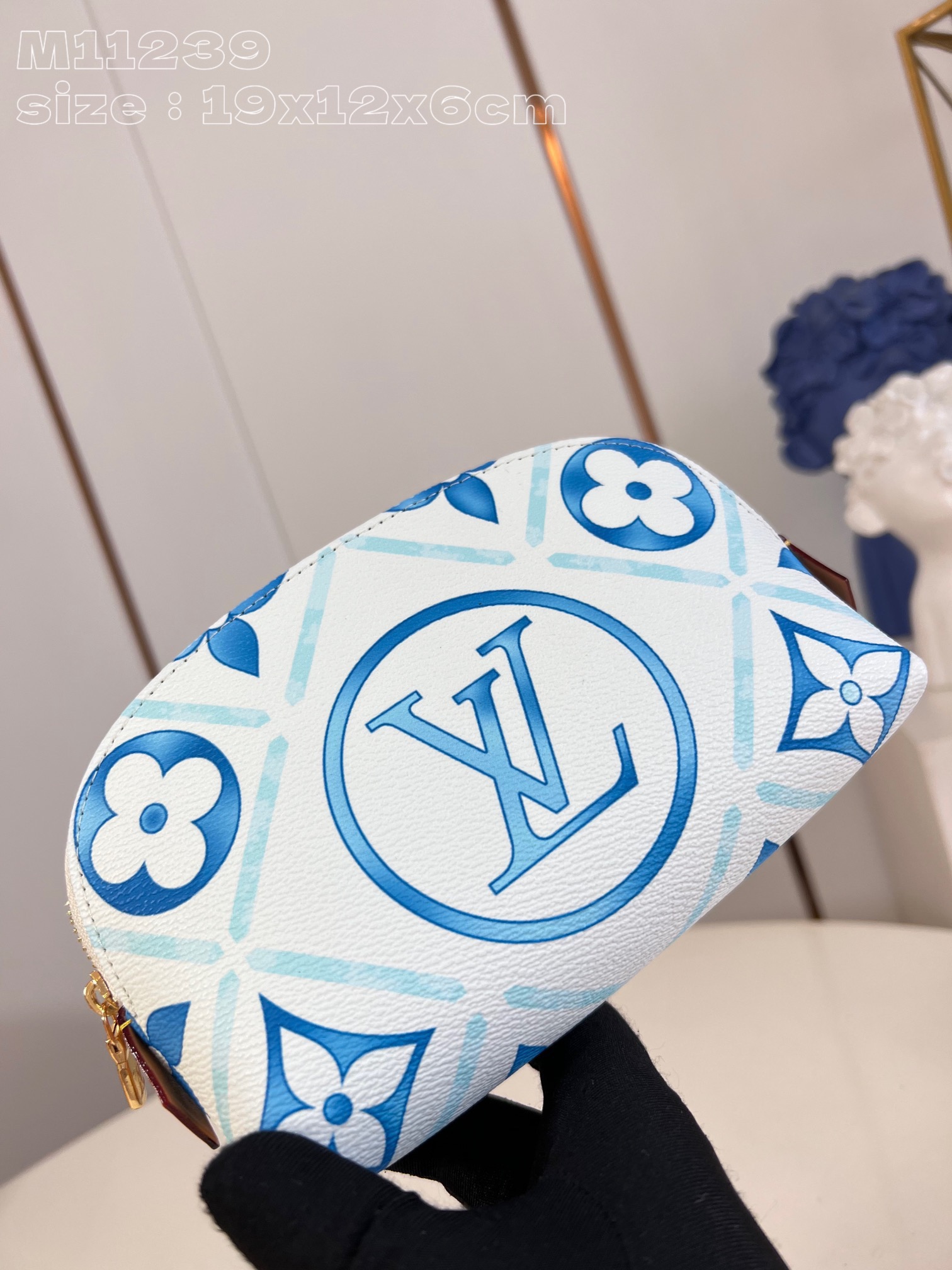 Louis Vuitton M11239 Pochette Cosmétique PM Size 19*12*6cm