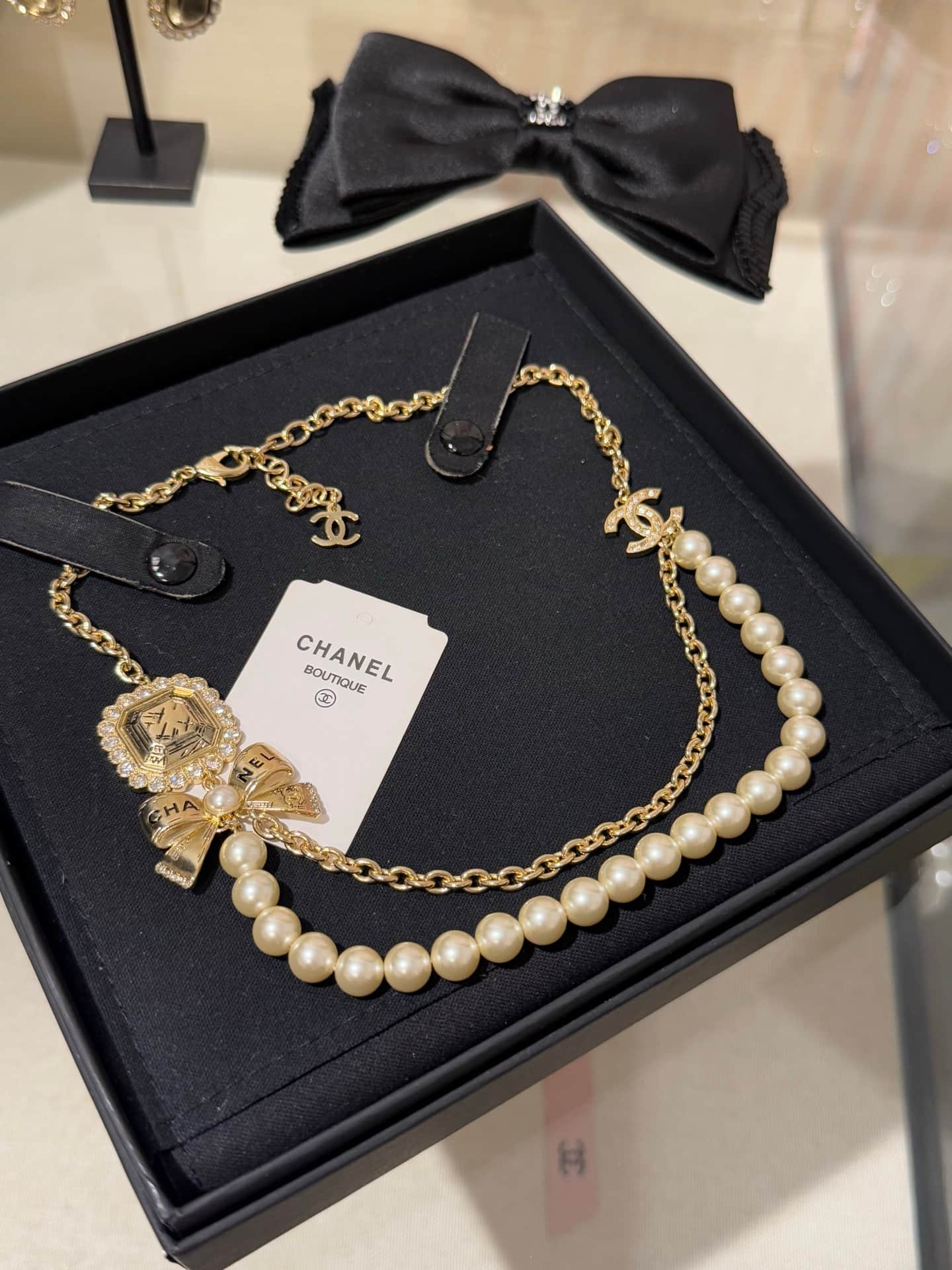 Chanel Necklace High