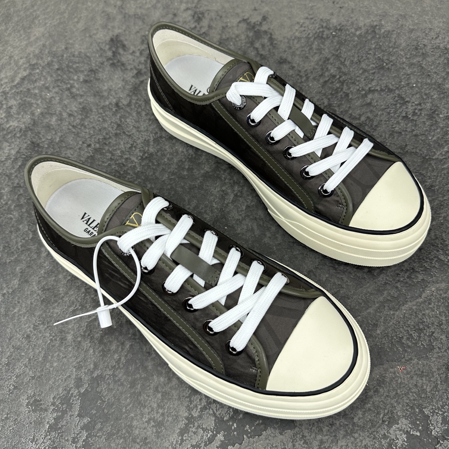 Valentino   2026ss  New Sneaker  Size 36-46