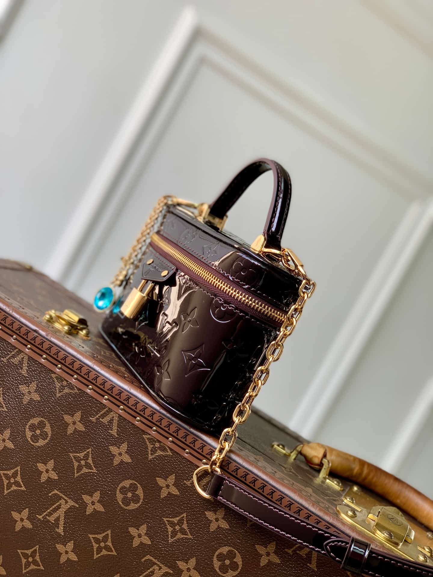Louis Vuitton Vanity Chain Pouch Datewood Varnished cowhide leather M28334 High