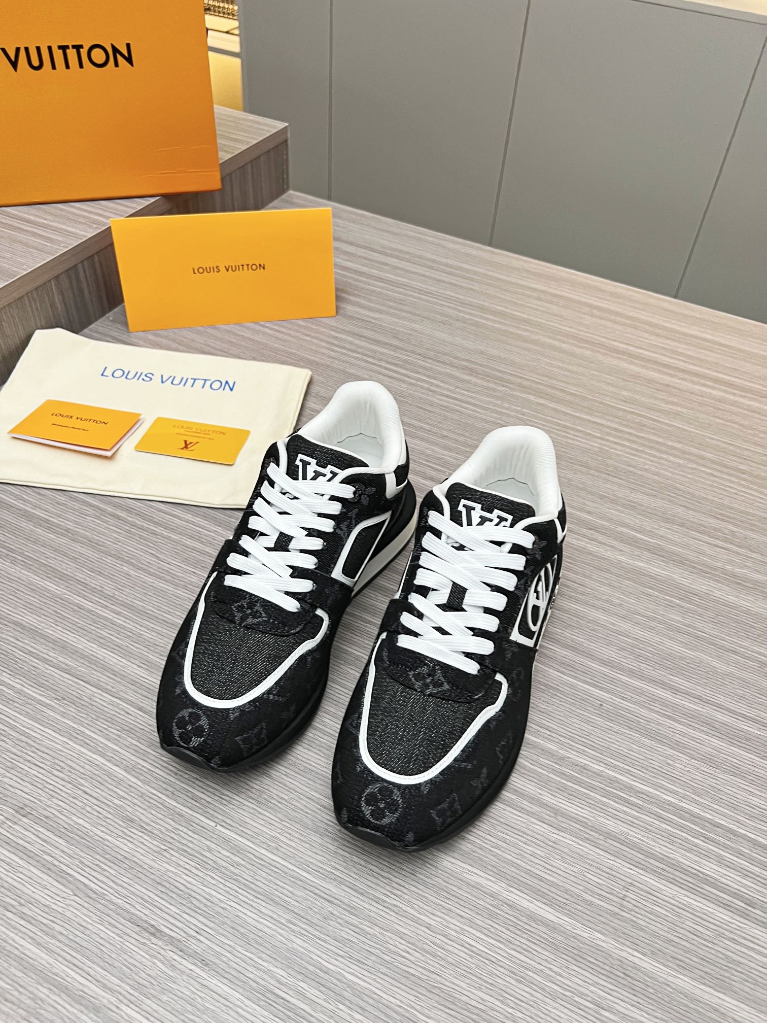 Louis Vuitton 2024ss Runaway Sneaker Size 40-46