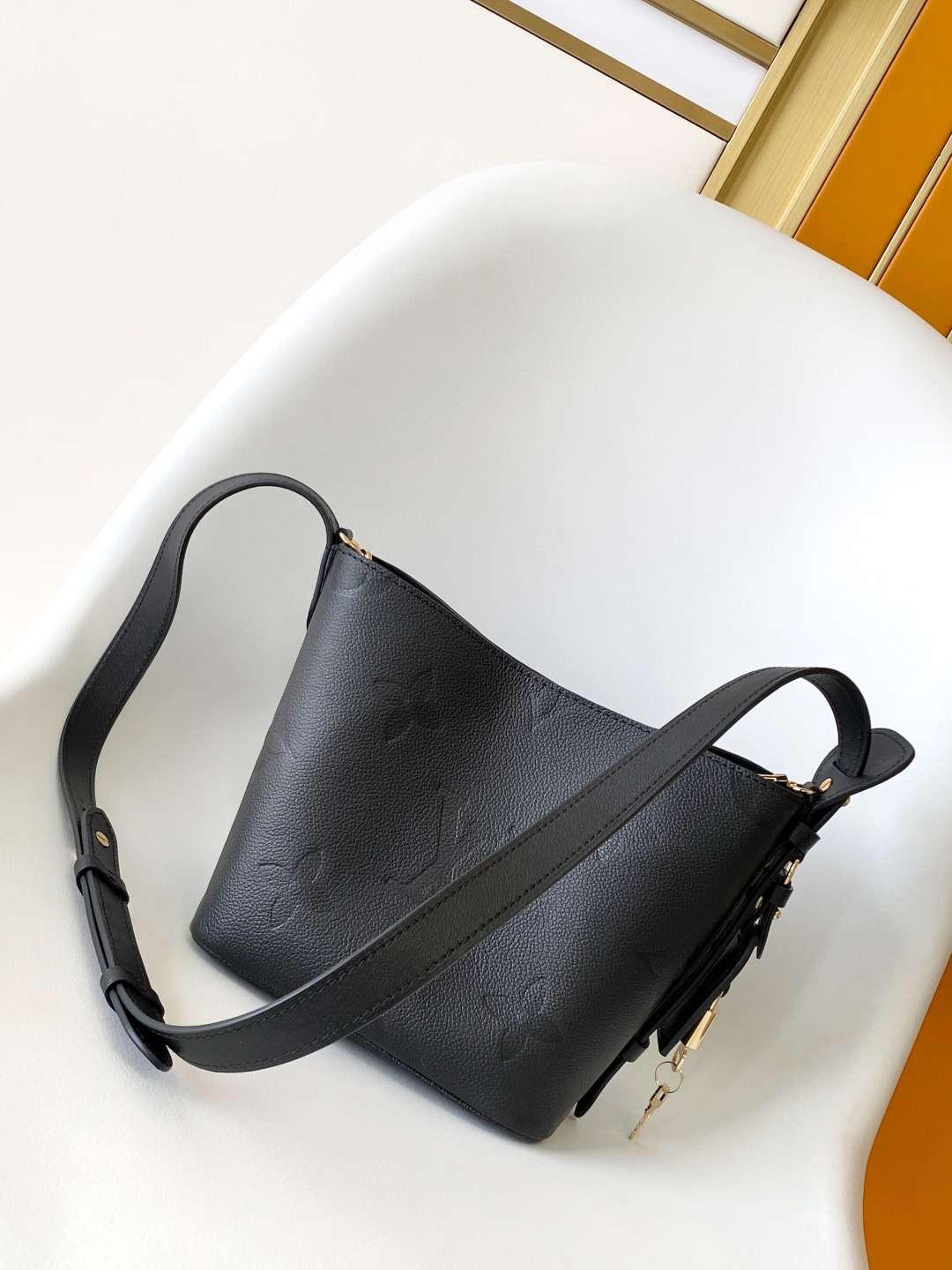 Louis Vuitton M13480 Women Shoulder Bags Size 16*18*12cm