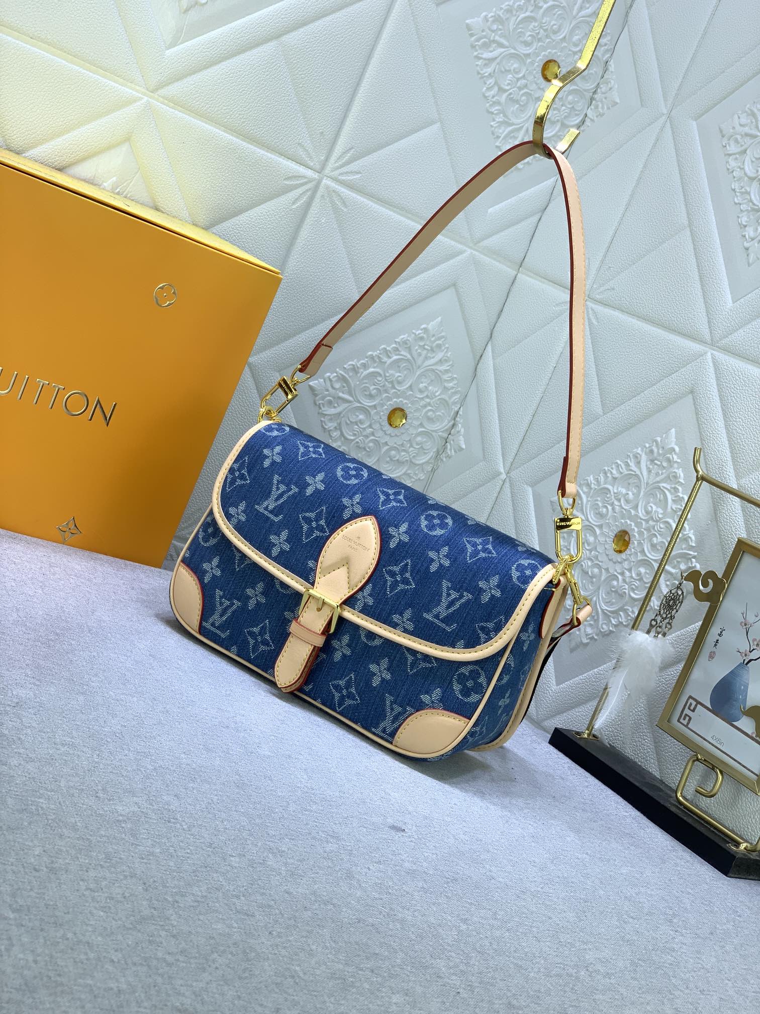Louis Vuitton M45985 Diane Denim Cowboy Shoulder Bags Size 25*9*15cm