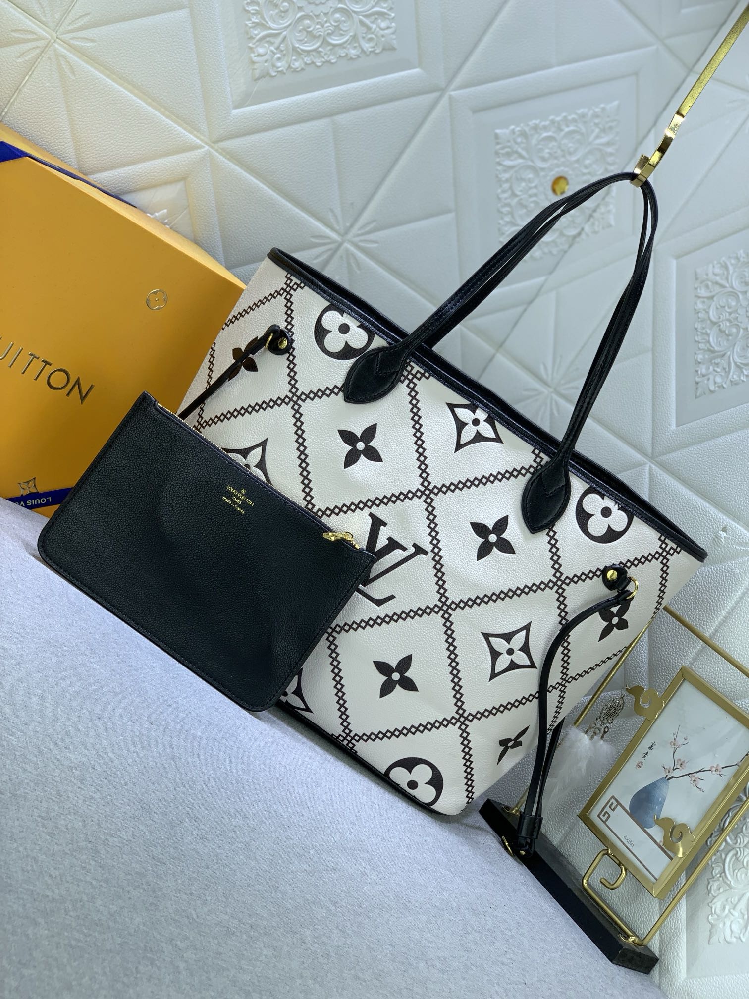 Louis Vuitton Shopping Bags 31*28*14cm