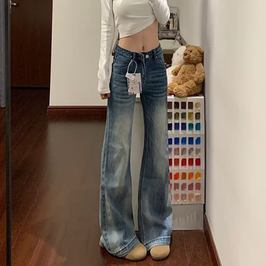 Light blue, non-skinny, slightly flared jeans for women, new summer style, American high-waisted, slimming, straight-leg flared pants.