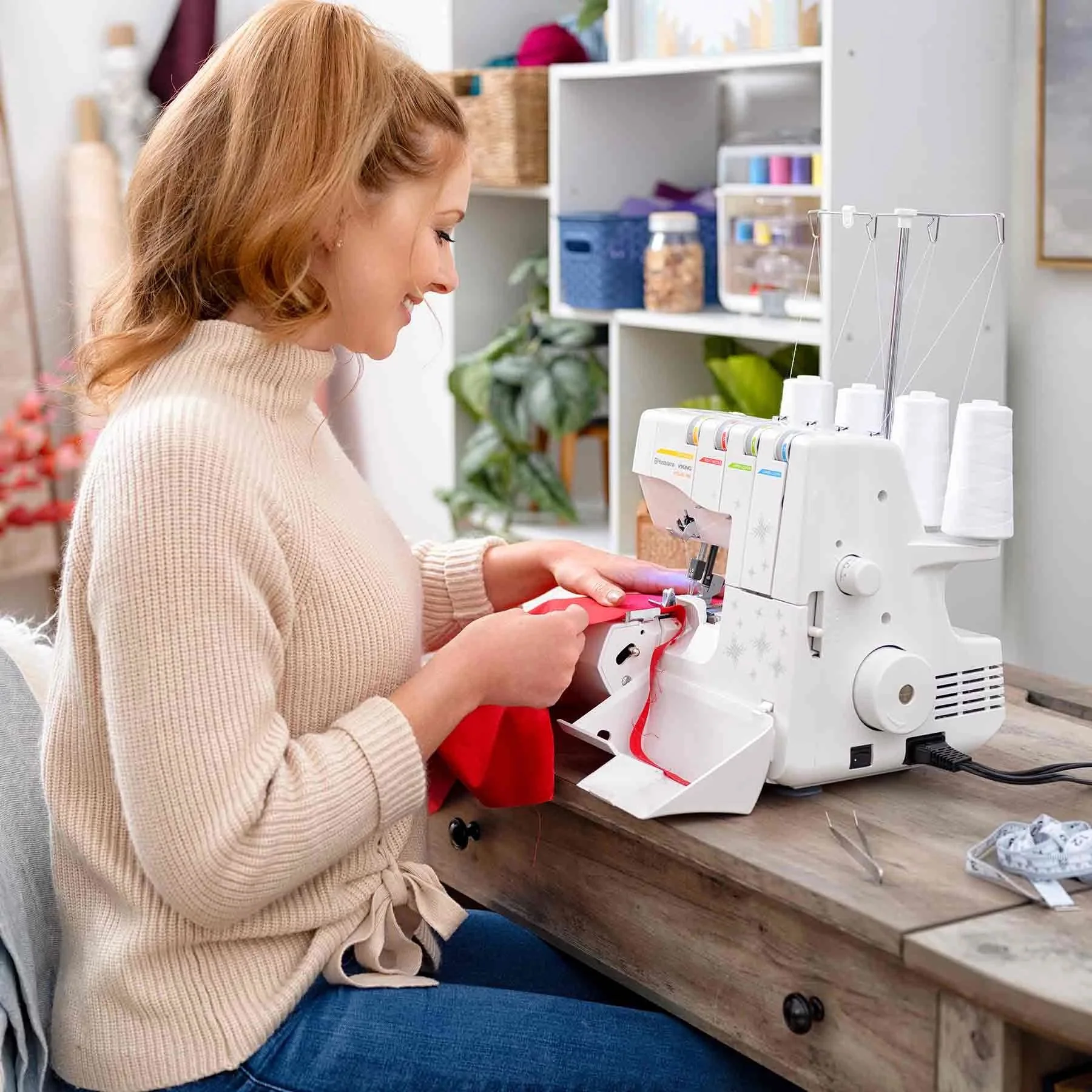 HUSQVARNA® VIKING® Refurbished H|CLASS™ 250S Overlock Machine