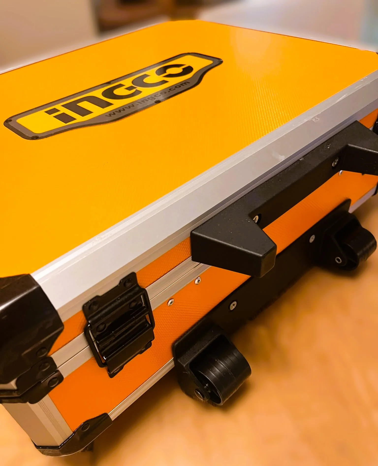 INGCO Hand Tools Set 147-Piece in Metal Case Professional