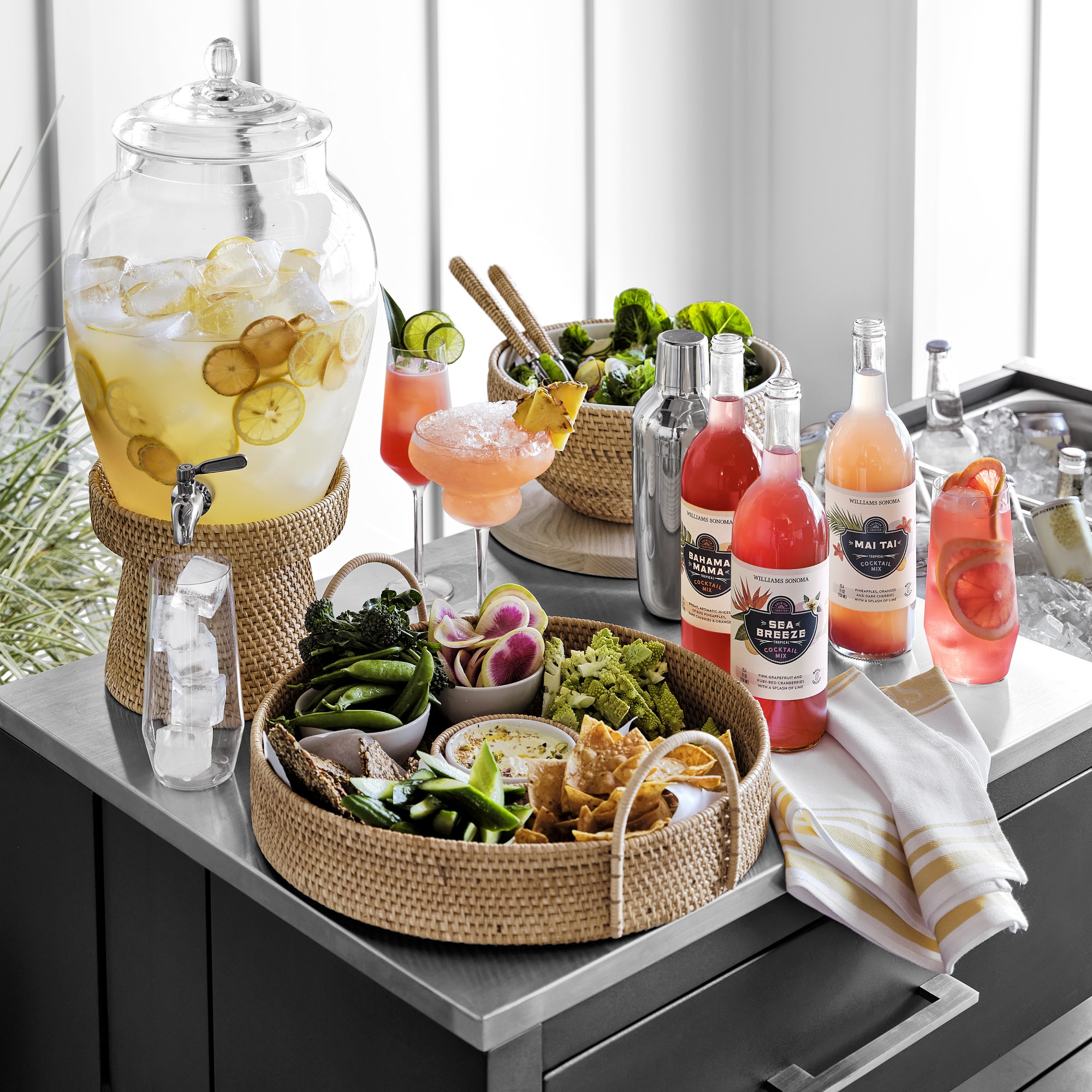 Light Woven Round Tray