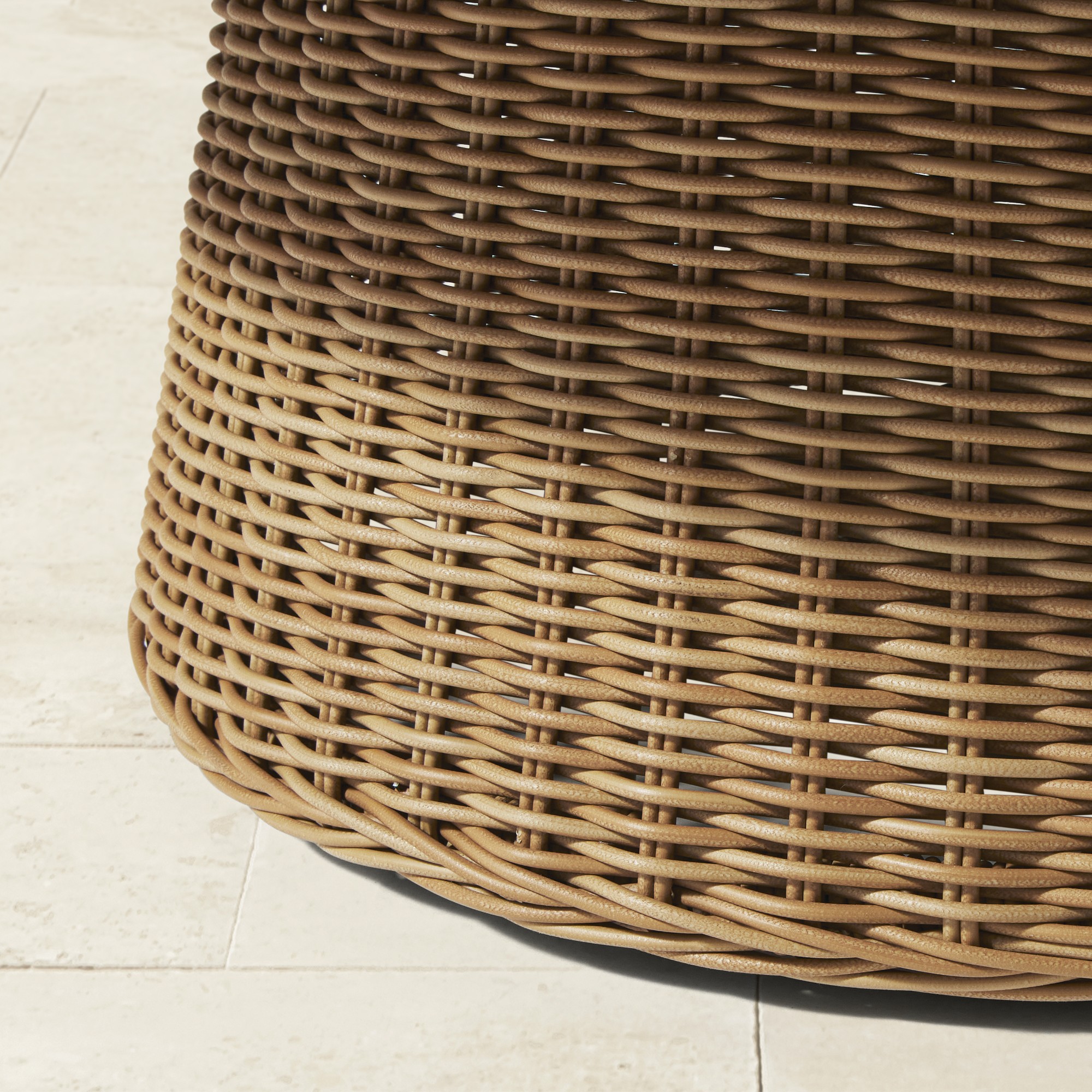 AERIN East Hampton Coffee Table (42