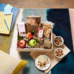 Manhattan Fruitier Ultimate Snack Board Gift Crate