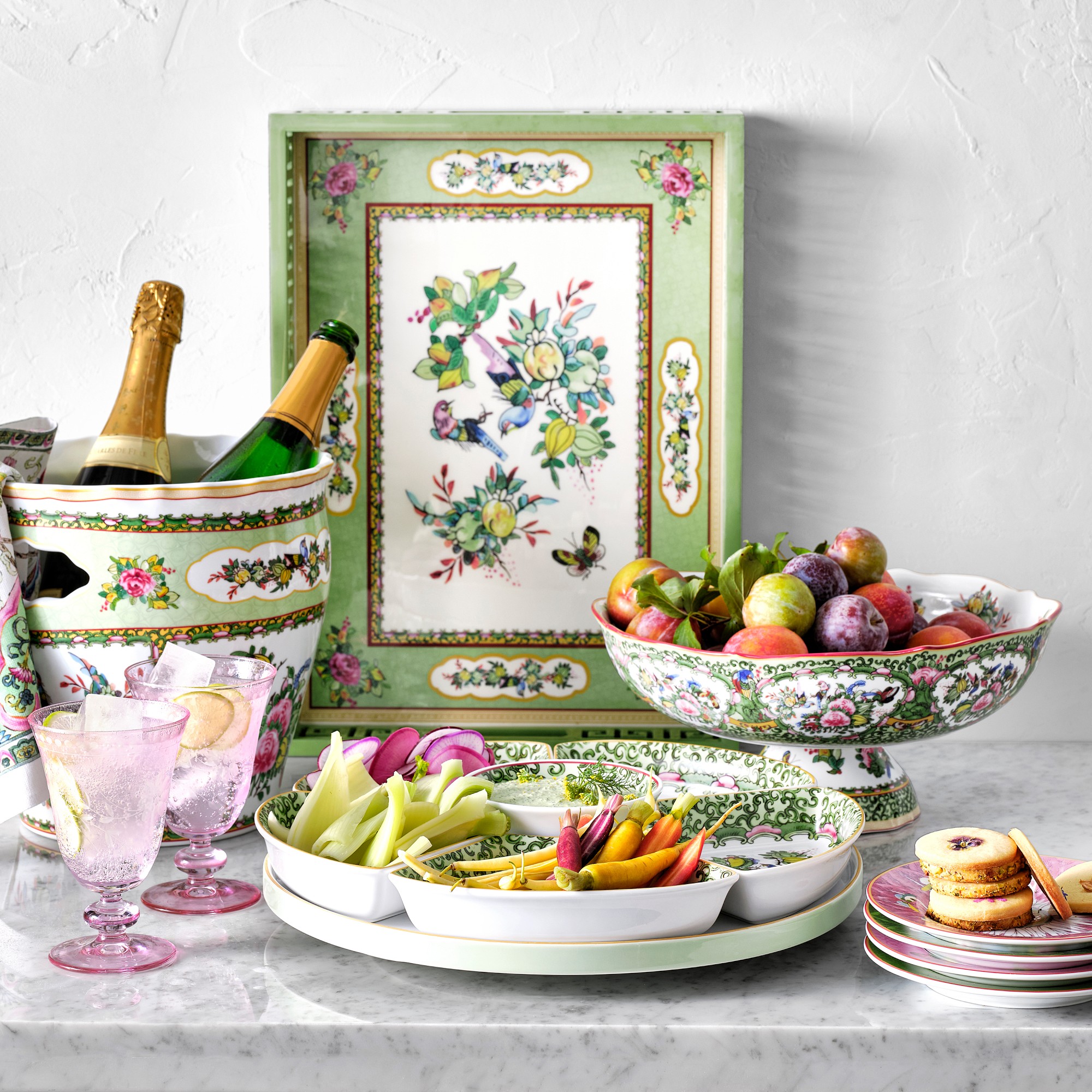 Famille Rose Porcelain Fruit Bowl