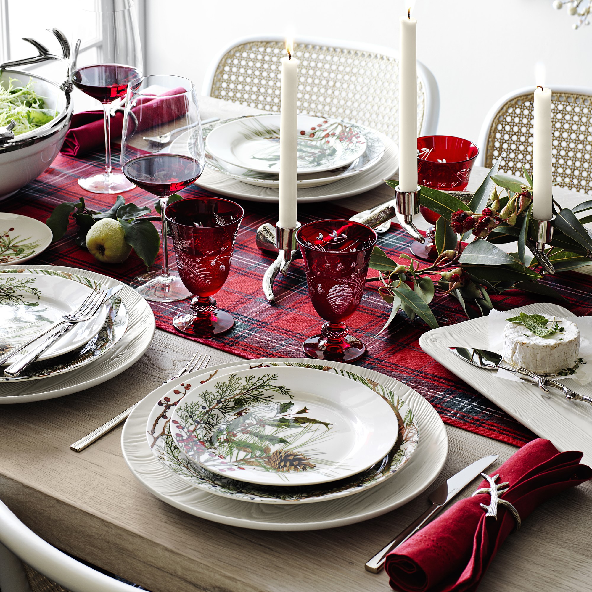 Woodland Berry Dinner Plates