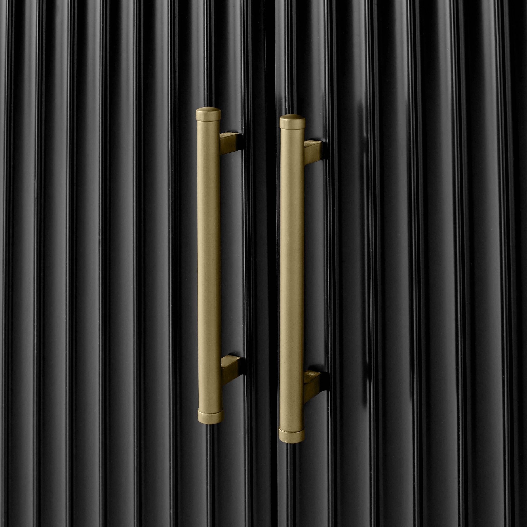 Lewis Media Console (51