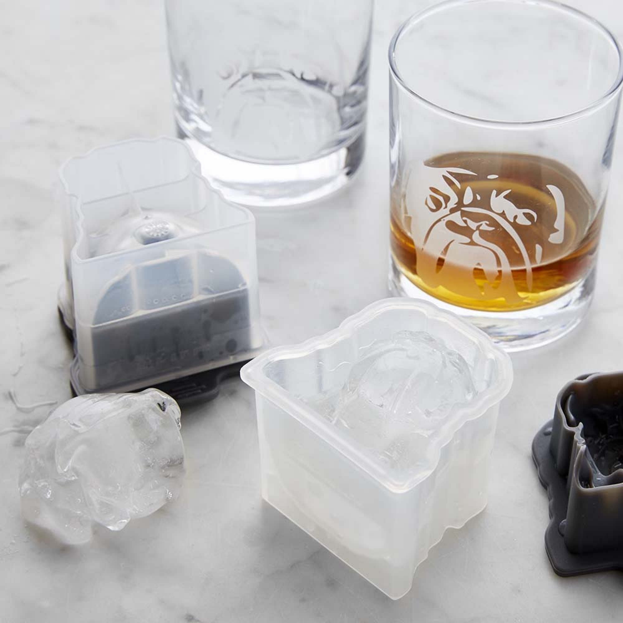 Williams Sonoma Bulldog Etched Glass & Ice Mold Set
