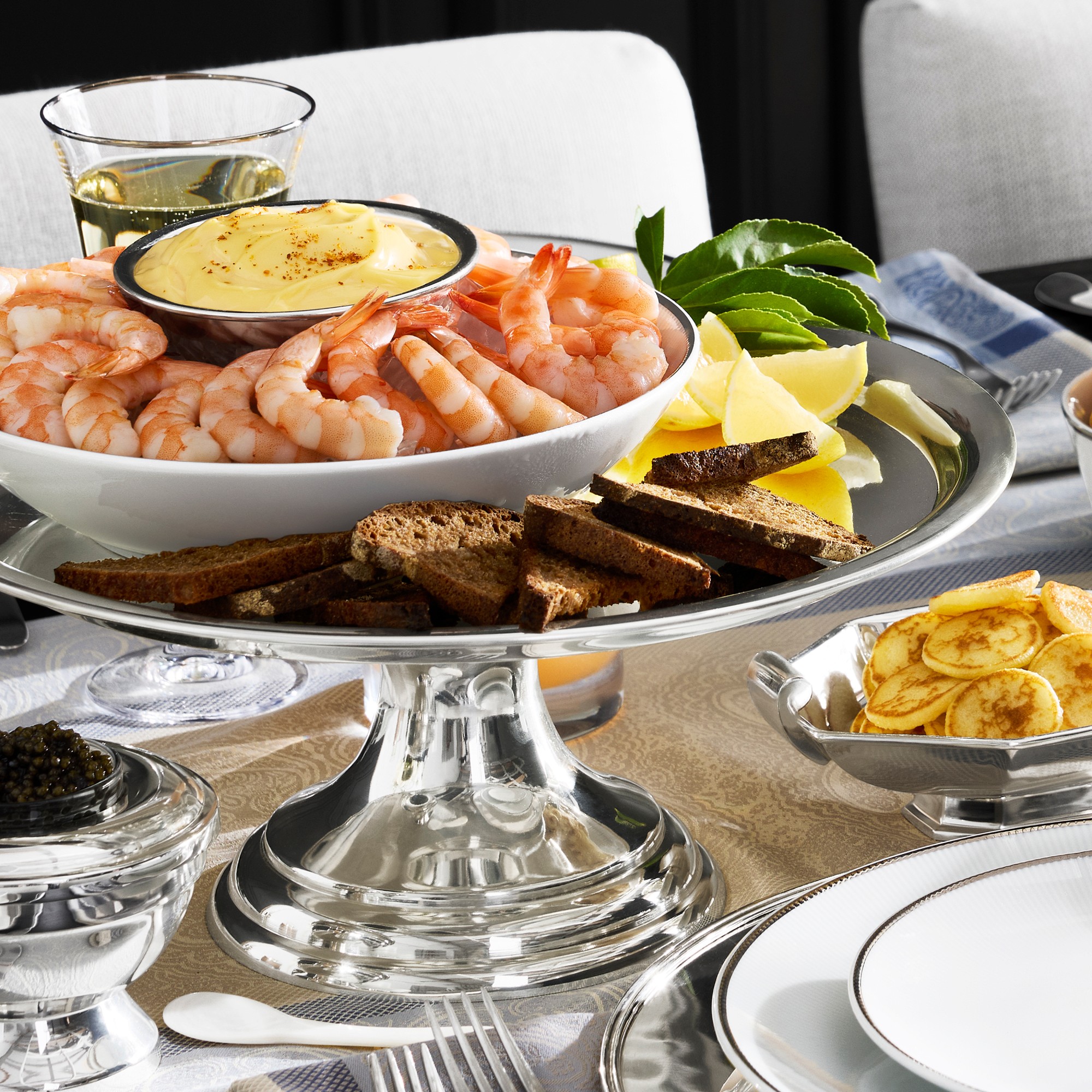 Jacquard Madrid Table Runner