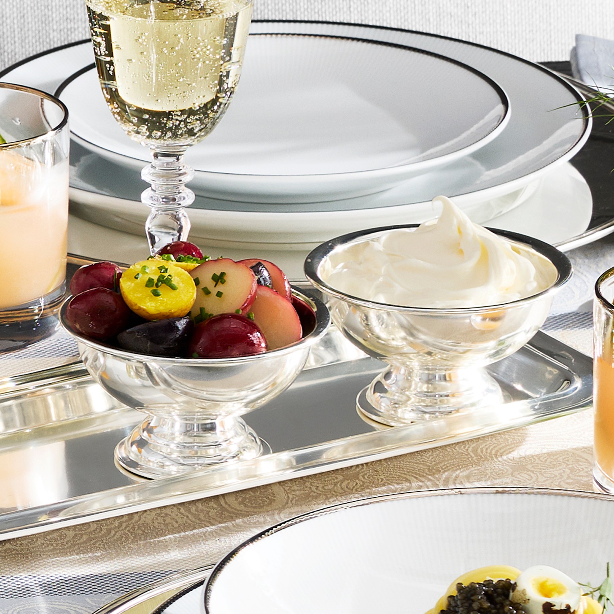 Jacquard Madrid Table Runner