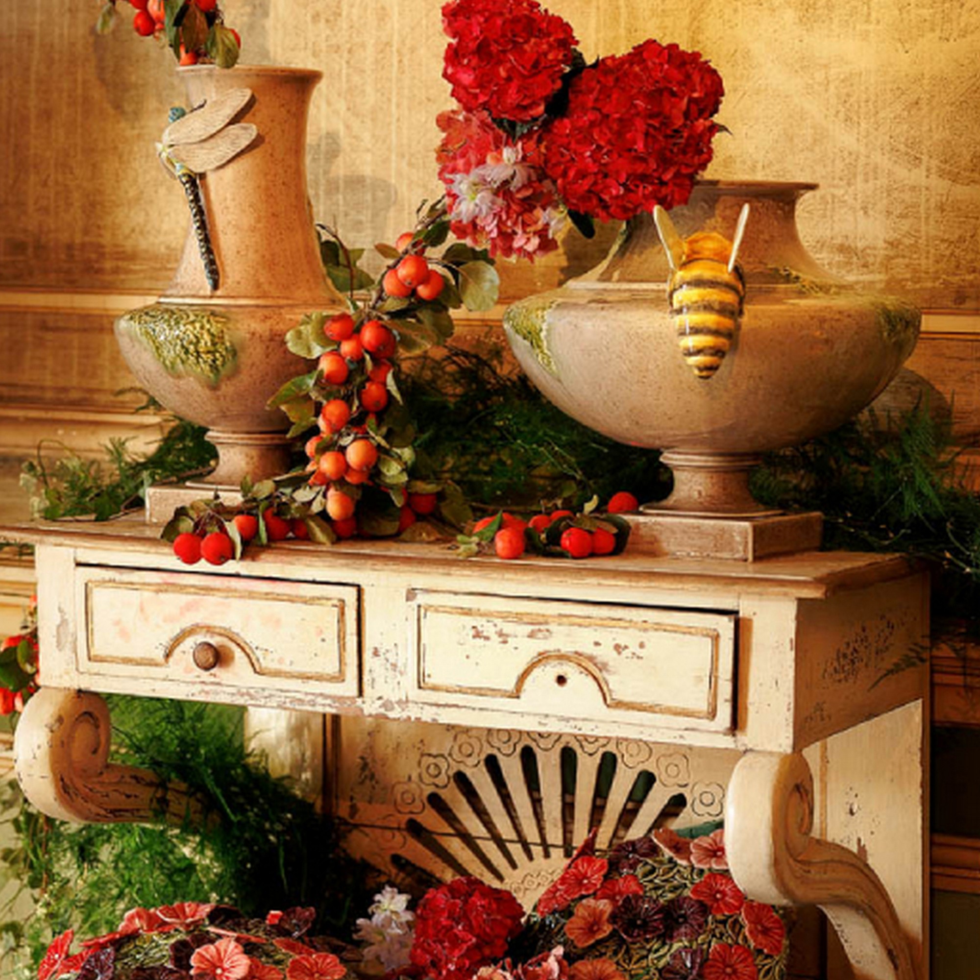 Bordallo Pinheiro The Meaning Vase with Dragonfly