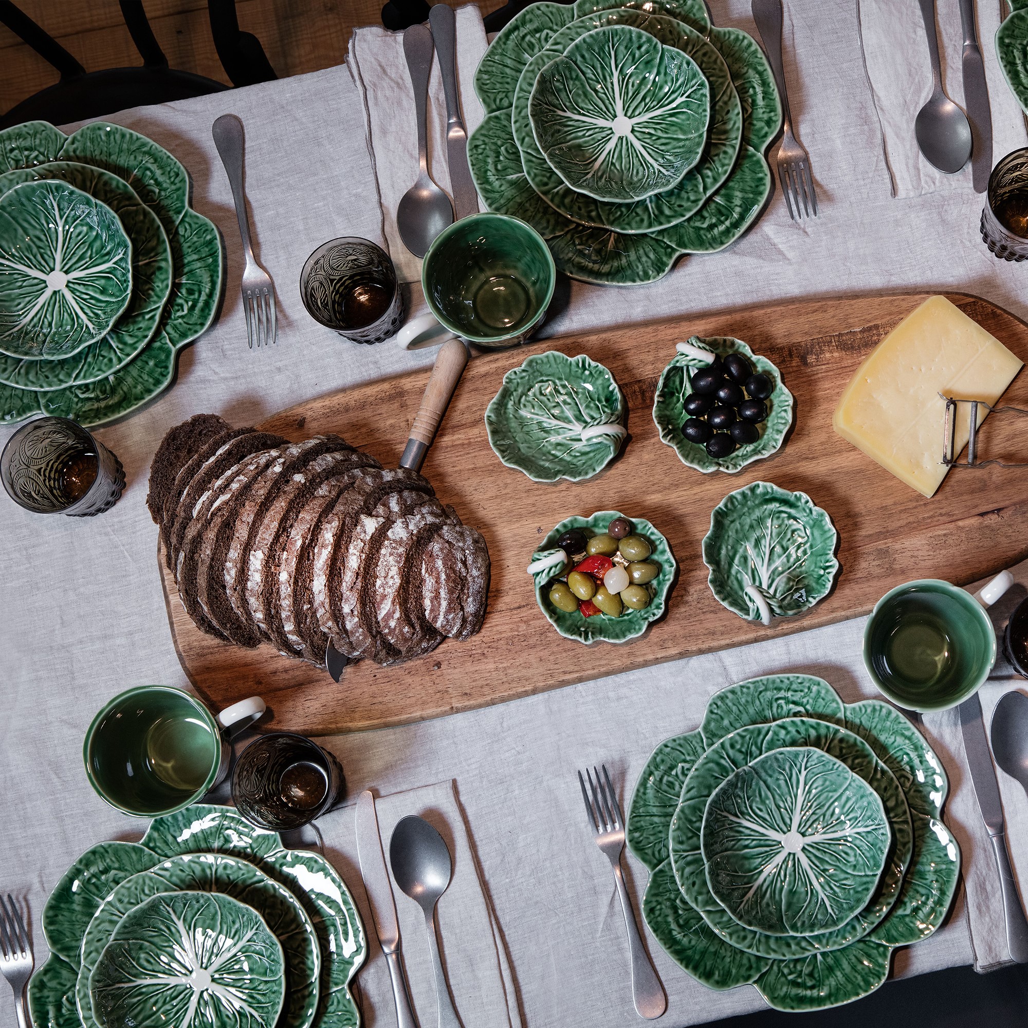 Bordallo Pinheiro Cabbage Dinner Plates