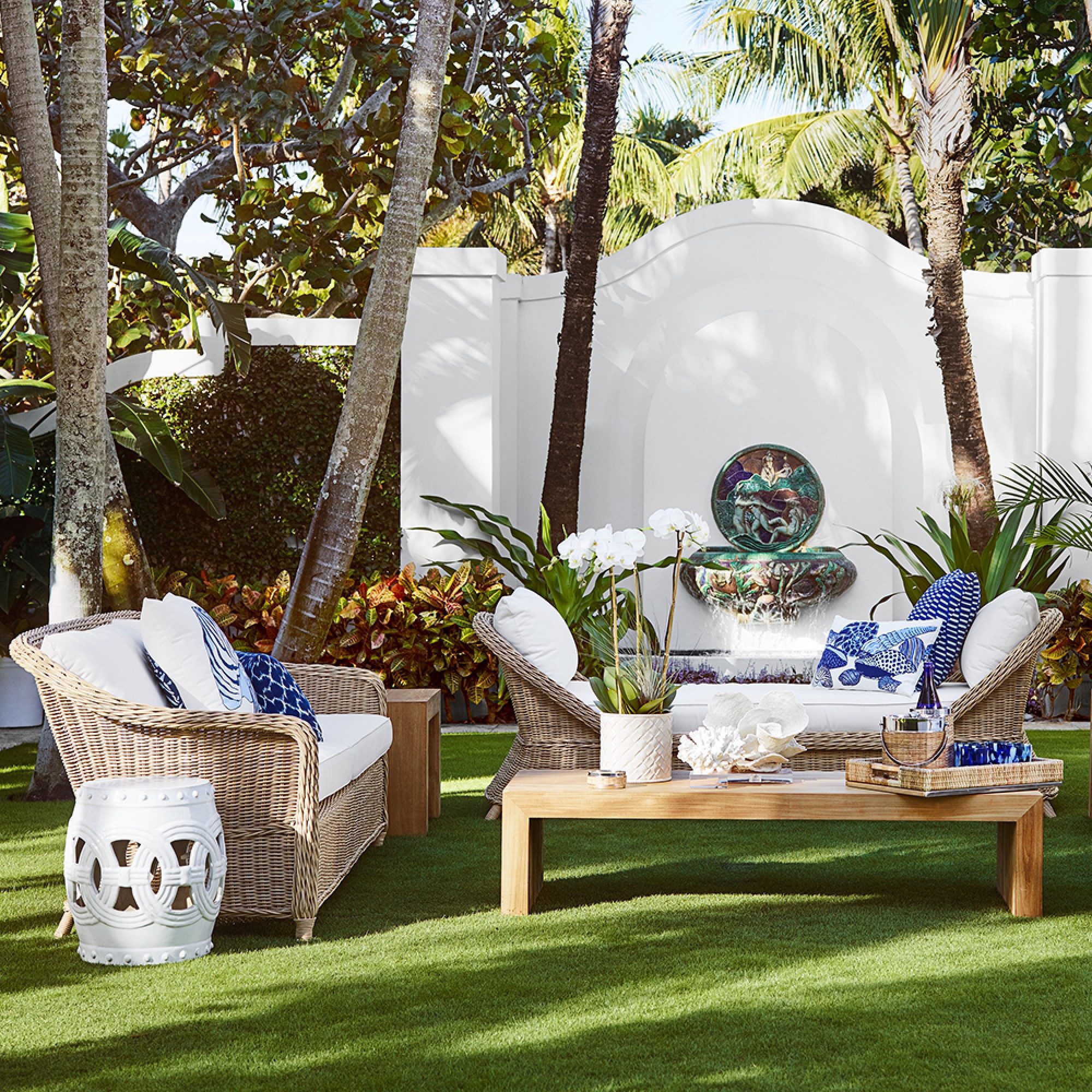 Manchester Outdoor Sofa (81