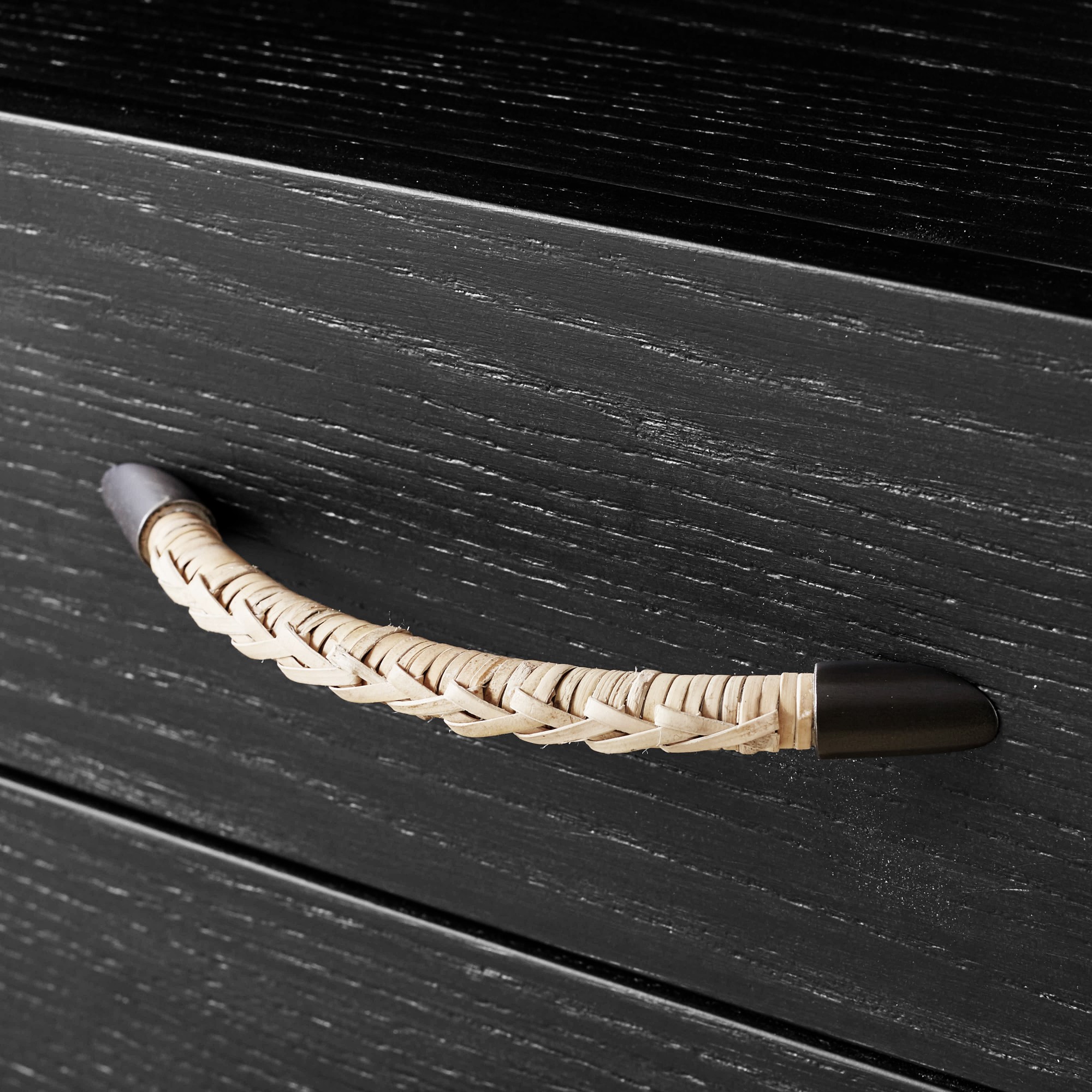 Malta 2-Drawer Nightstand (34