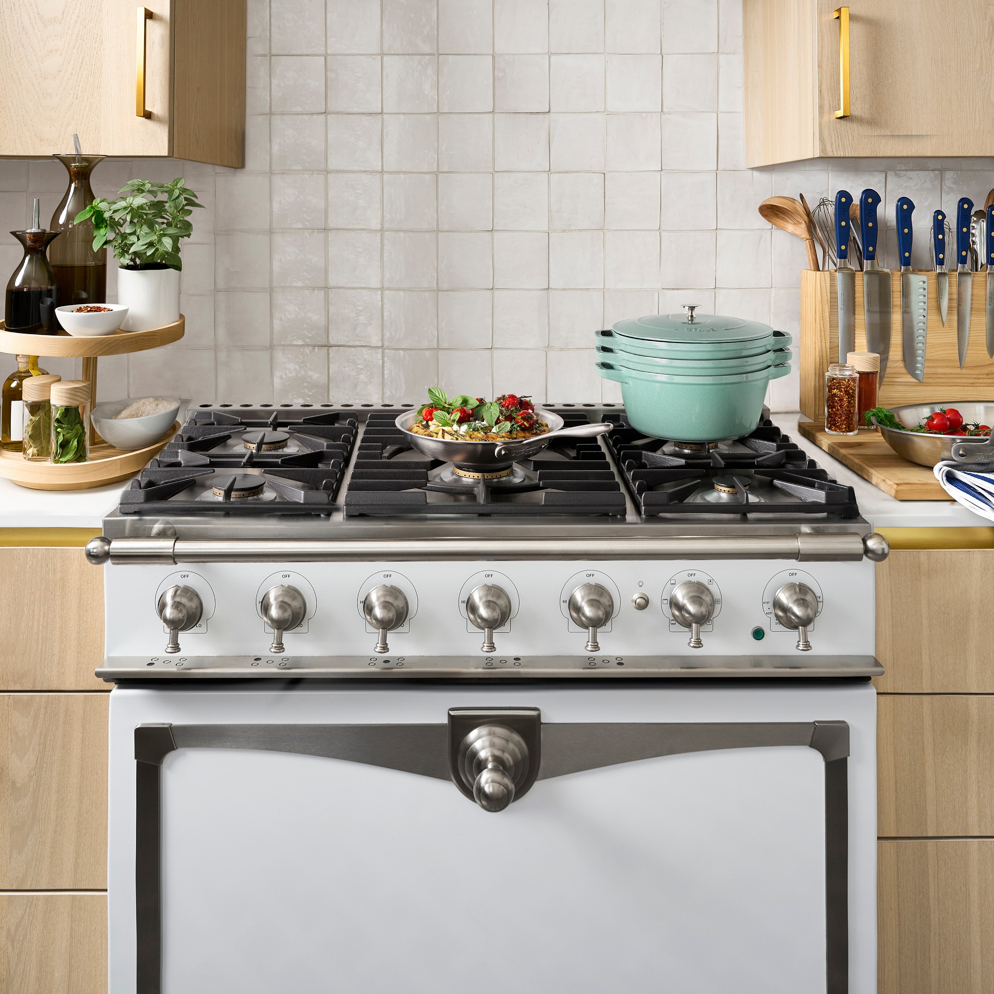 La Cornue CornuFé 90 Albertine Range & Hood