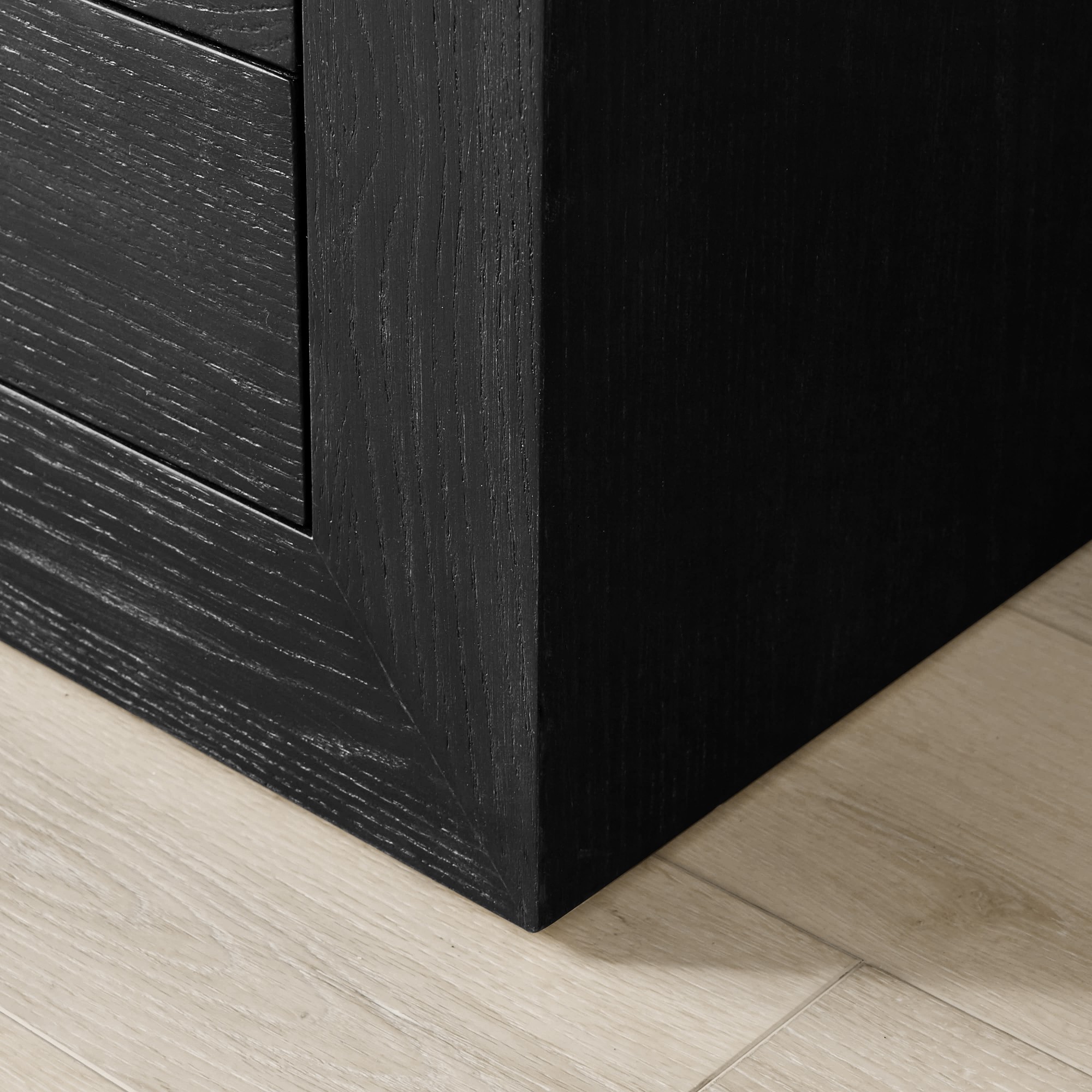 Malta 2-Drawer Nightstand (34