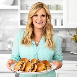 Trisha Yearwood x Williams Sonoma Peach BBQ Pulled Pork Starter