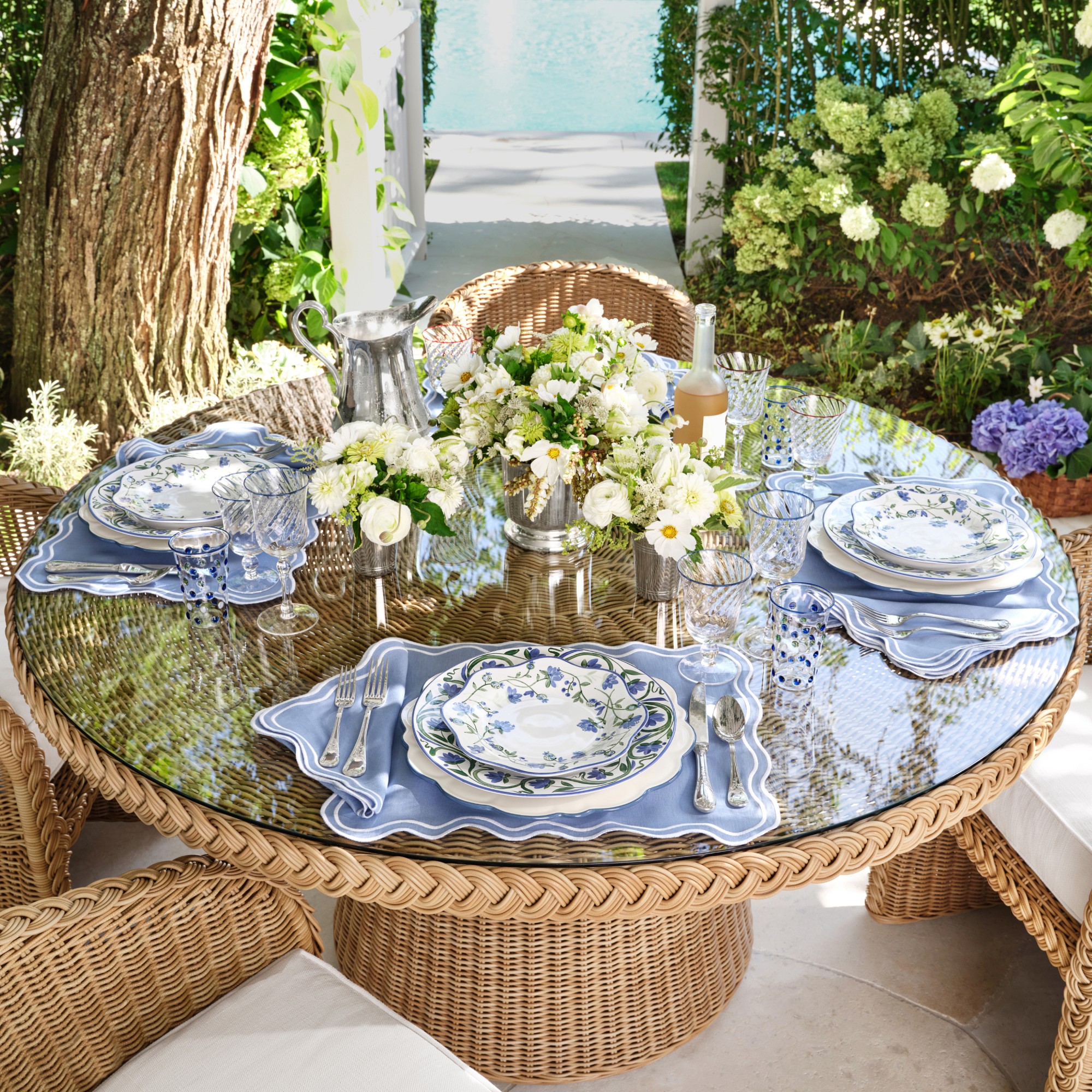 AERIN East Hampton Dining Table (60