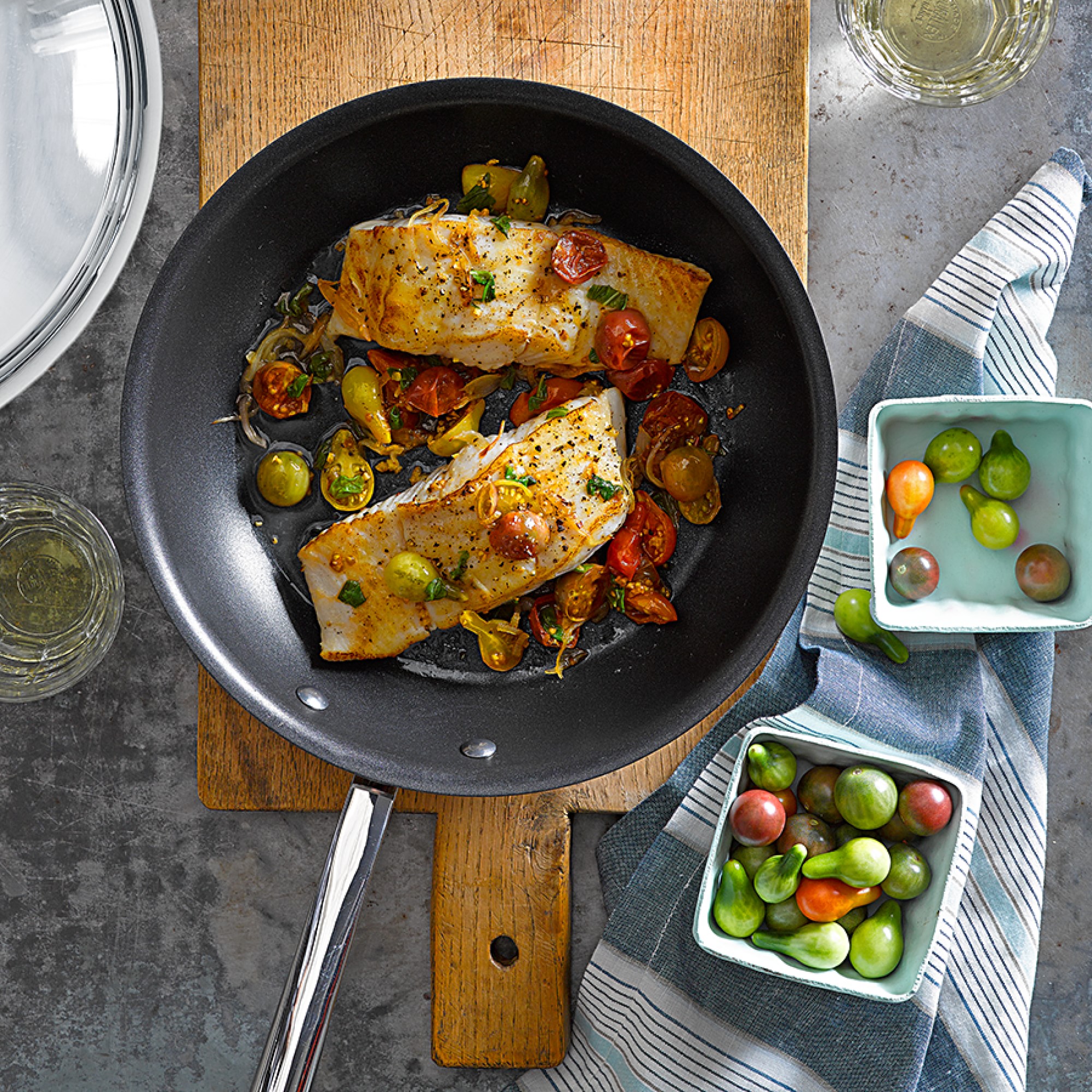 Williams Sonoma Signature Thermo-Clad™ Stainless-Steel Nonstick Covered Fry Pan