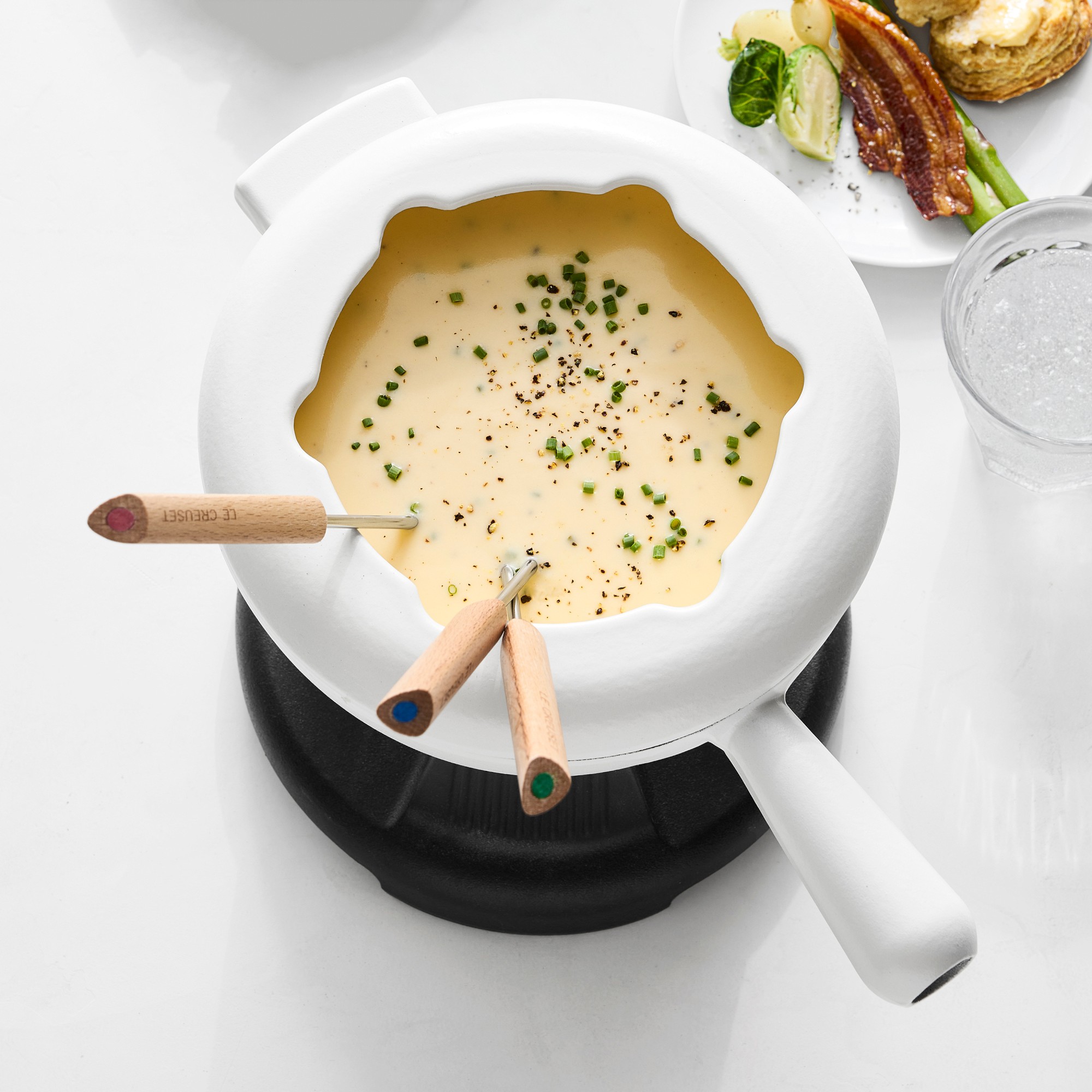 Le Creuset Enameled Cast Iron Fondue Pot, 2 1/2-Qt.