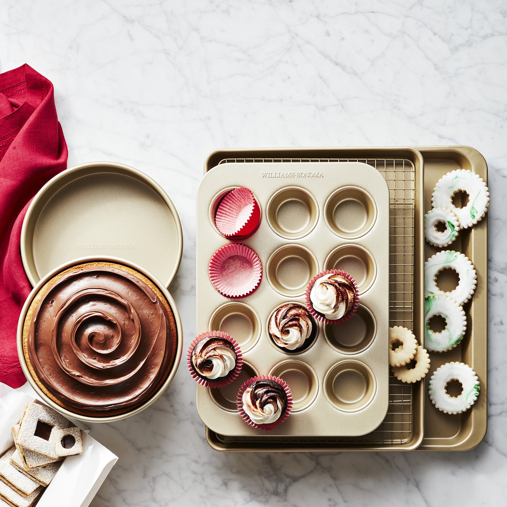 Williams Sonoma Goldtouch® Pro Nonstick Round Cake Pan