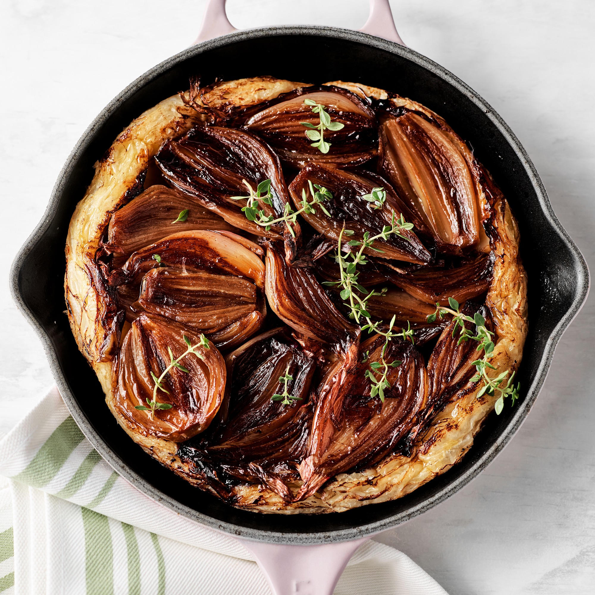 Le Creuset Signature Enameled Cast Iron Skillet Fry Pan