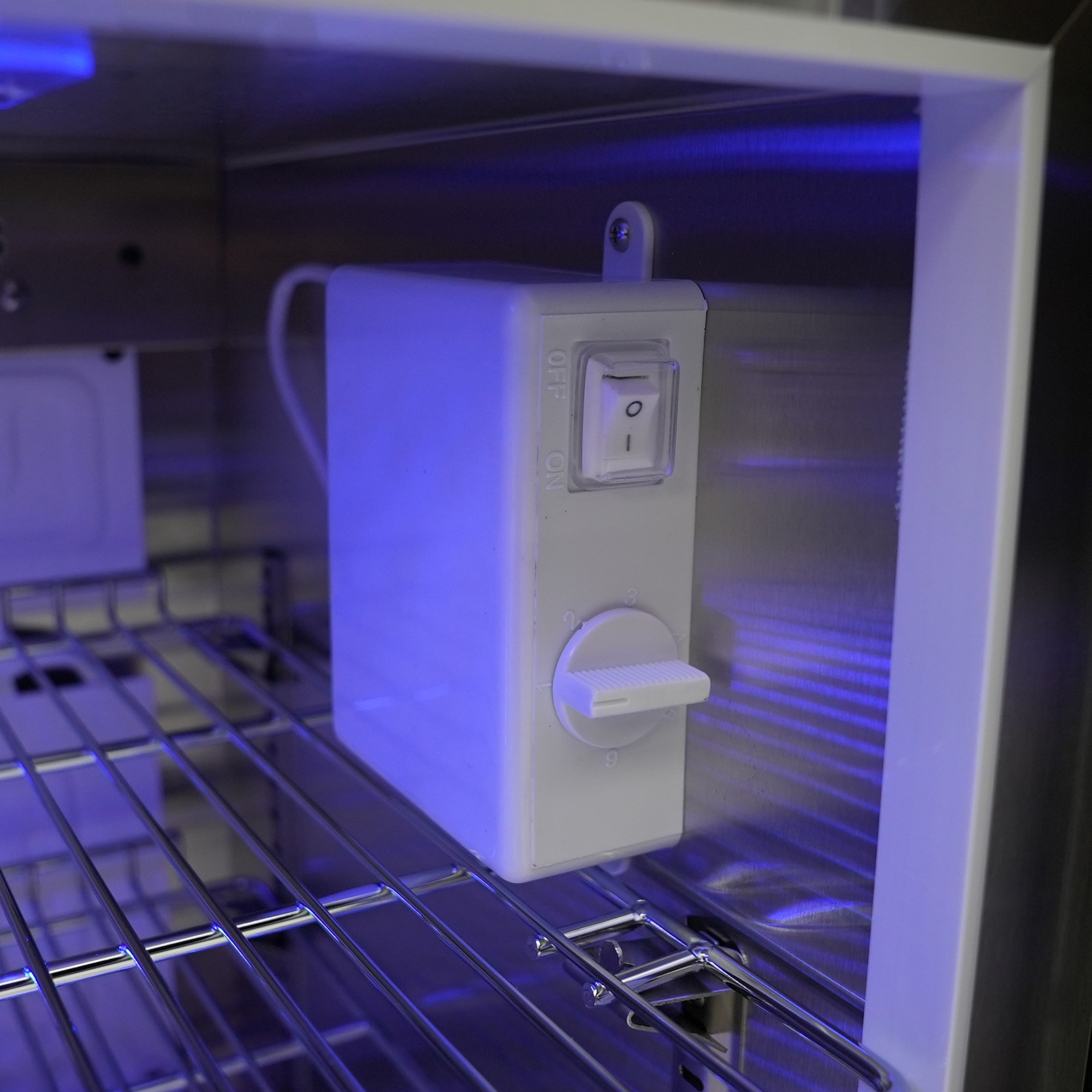 Mont Alpi 805 Deluxe Island with Fridge & Corner Cart