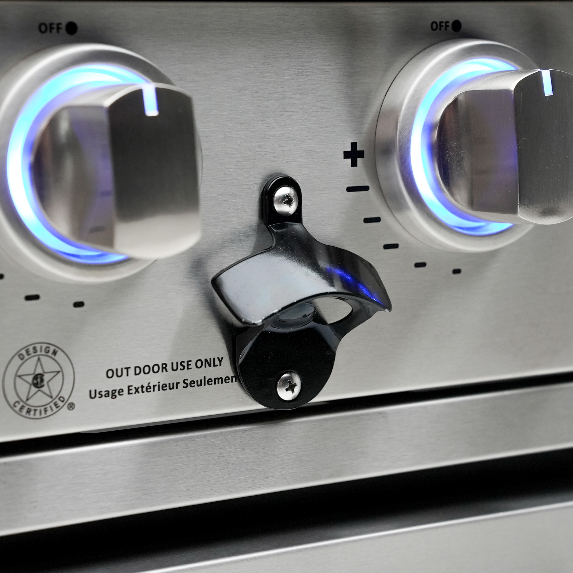 Mont Alpi 805 Deluxe Island with Beverage Center, Fridge, & Corner Module