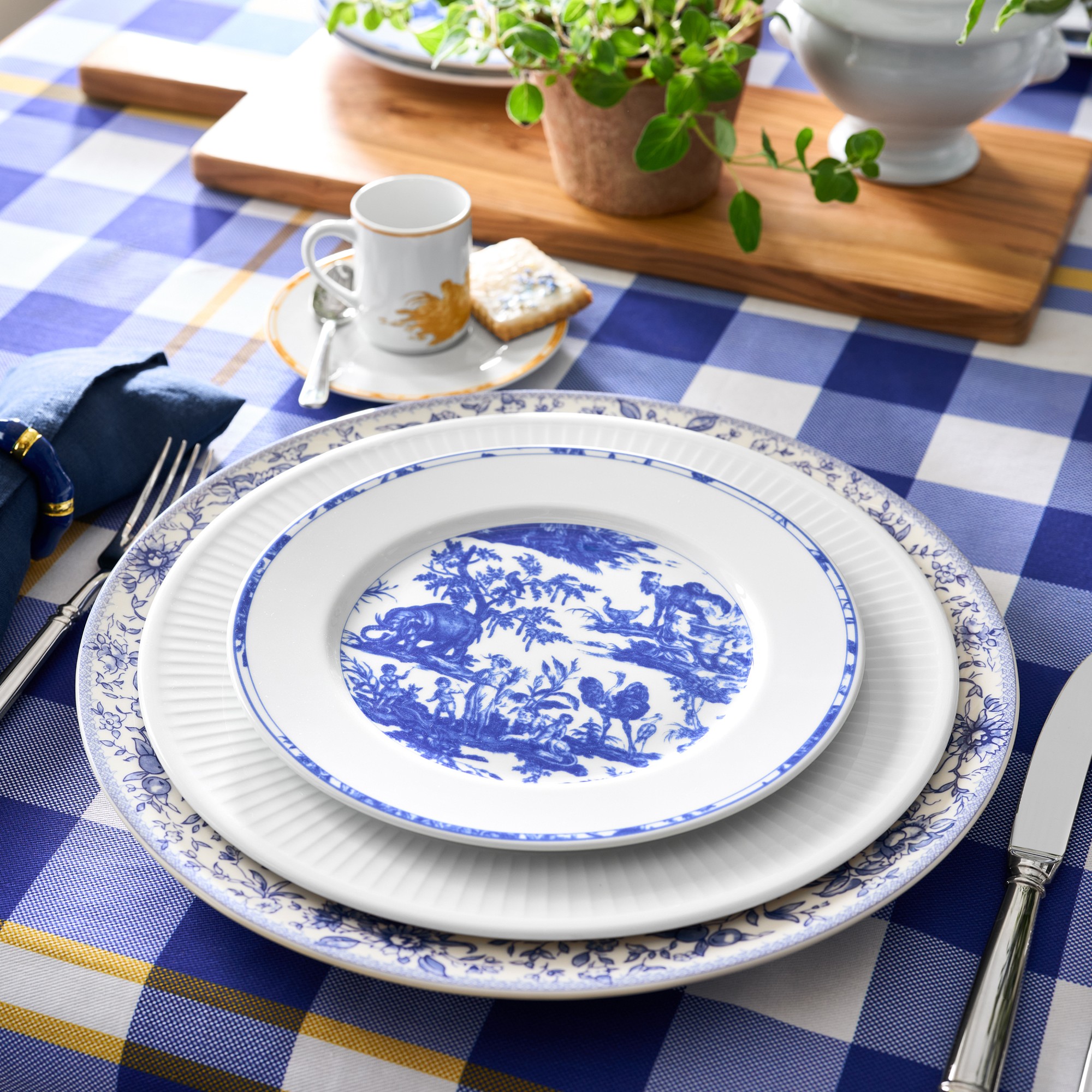 Pillivuyt French Toile Porcelain Dinnerware Collection