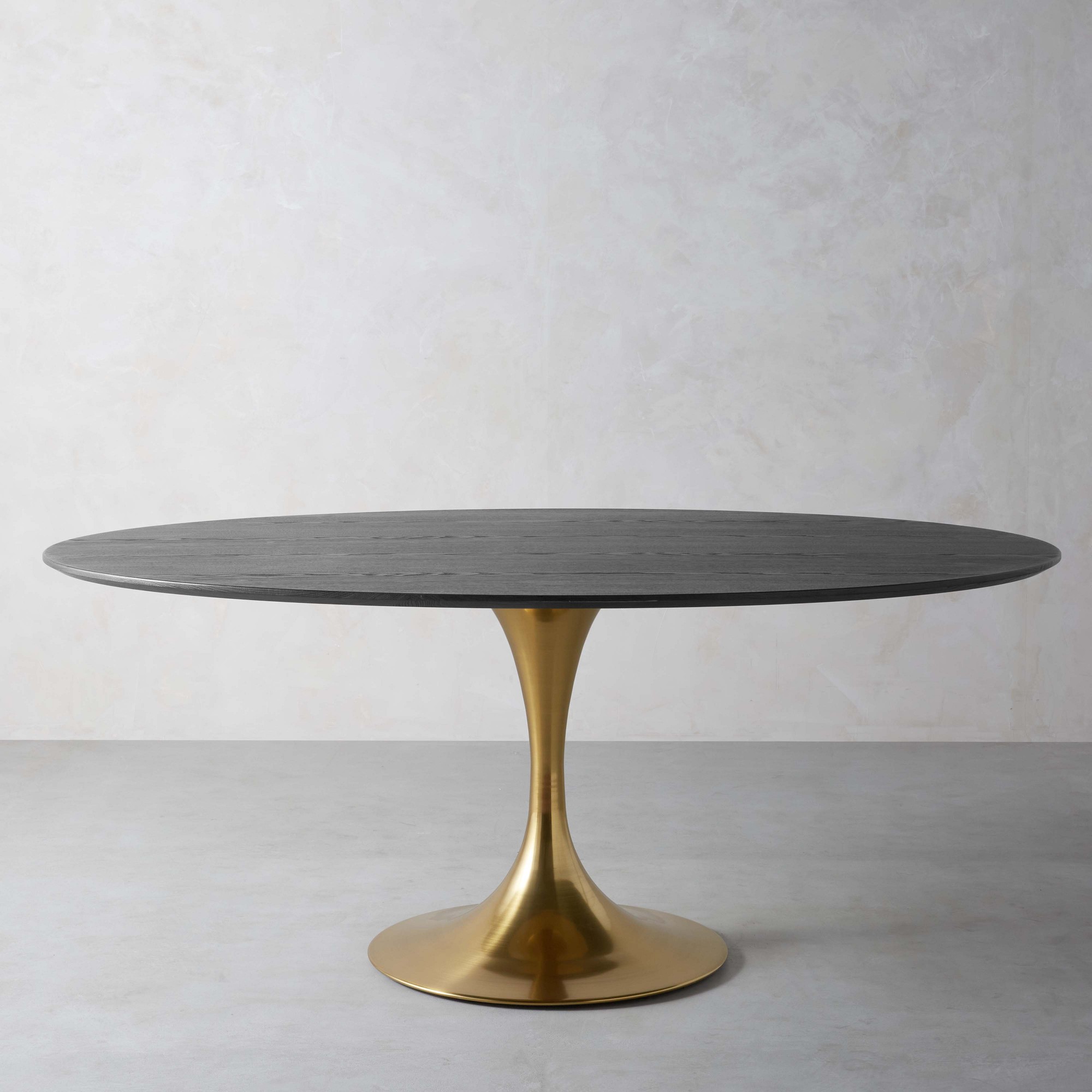 Tulip Oval Pedestal Dining Table (70