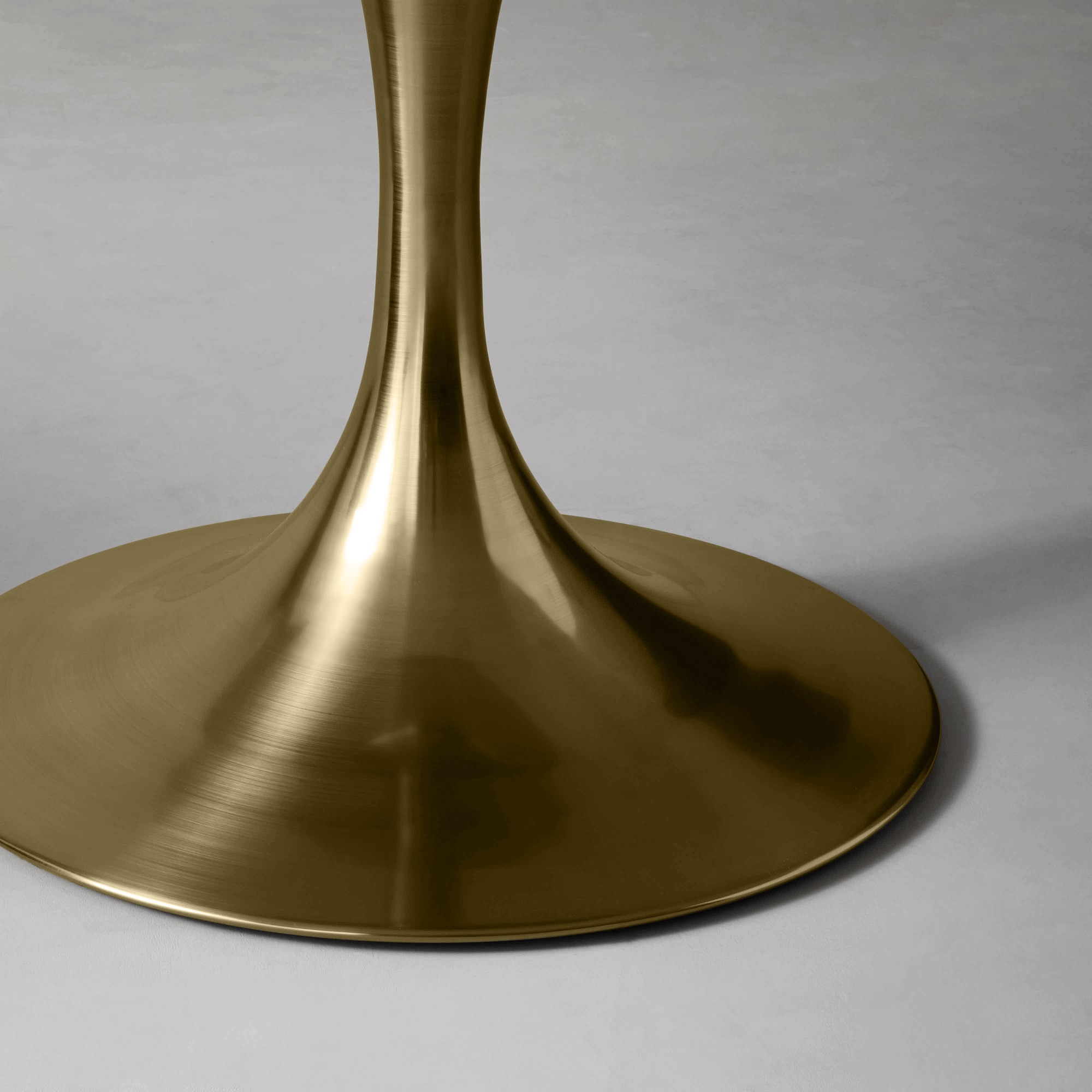 Tulip Oval Pedestal Dining Table (70