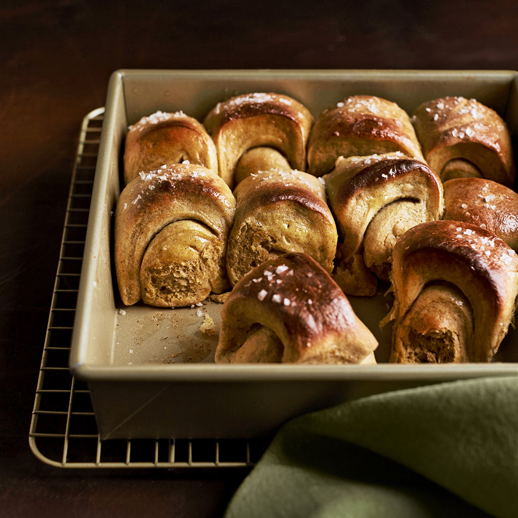 Williams Sonoma Goldtouch® Pro Nonstick Square Cake Pan