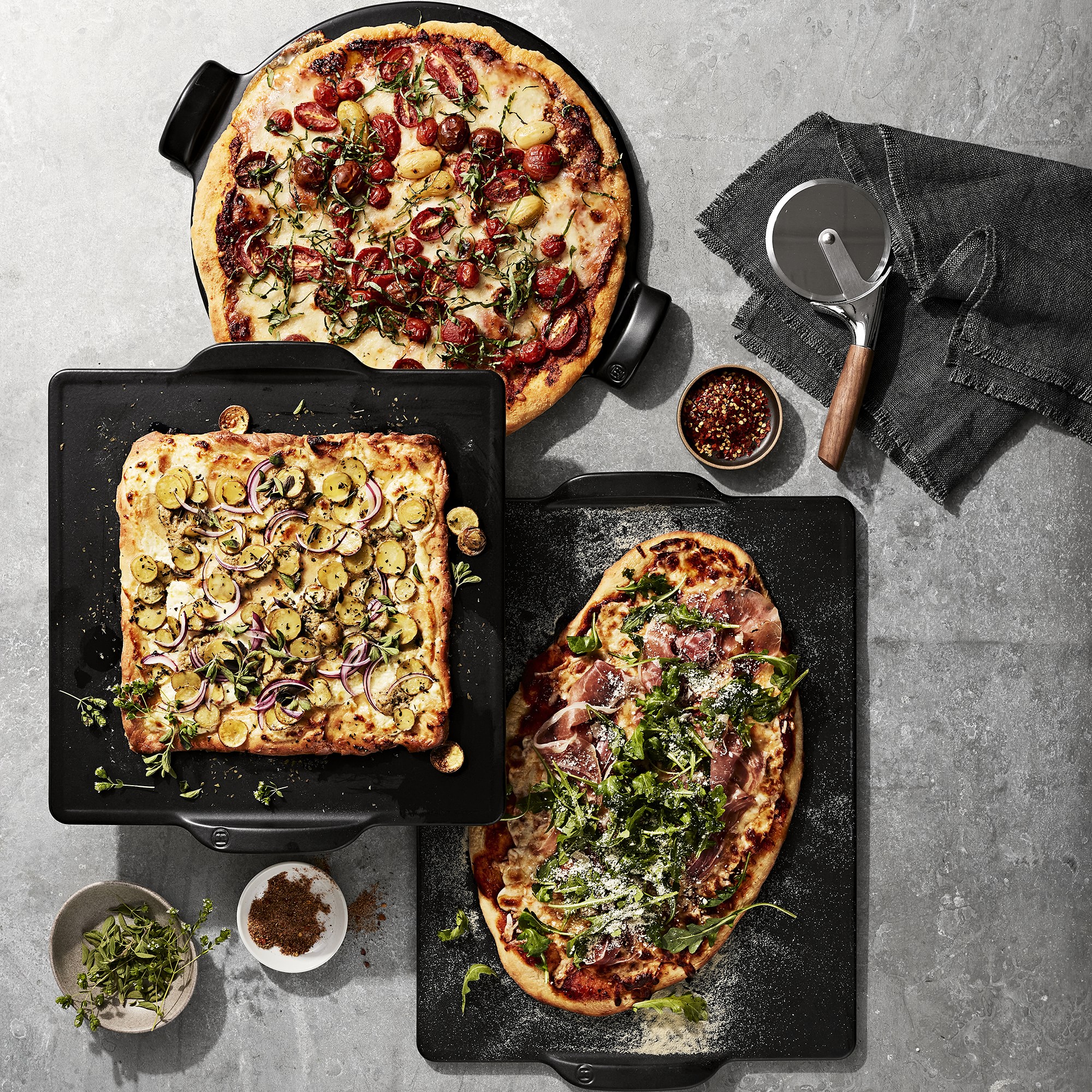 Williams Sonoma Walnut Handled Pizza Wheel
