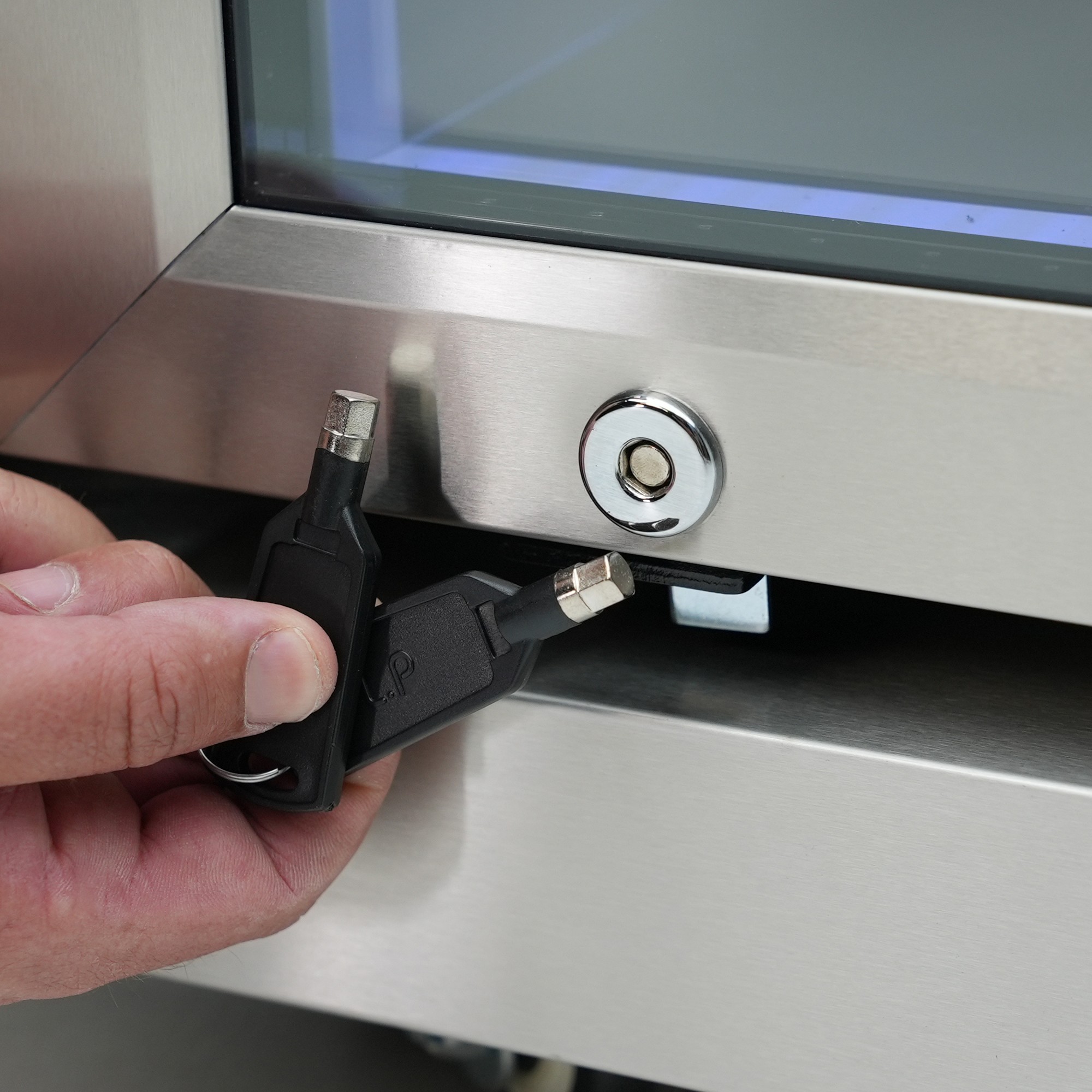 Mont Alpi 805 Deluxe Island with Fridge & Corner Cart