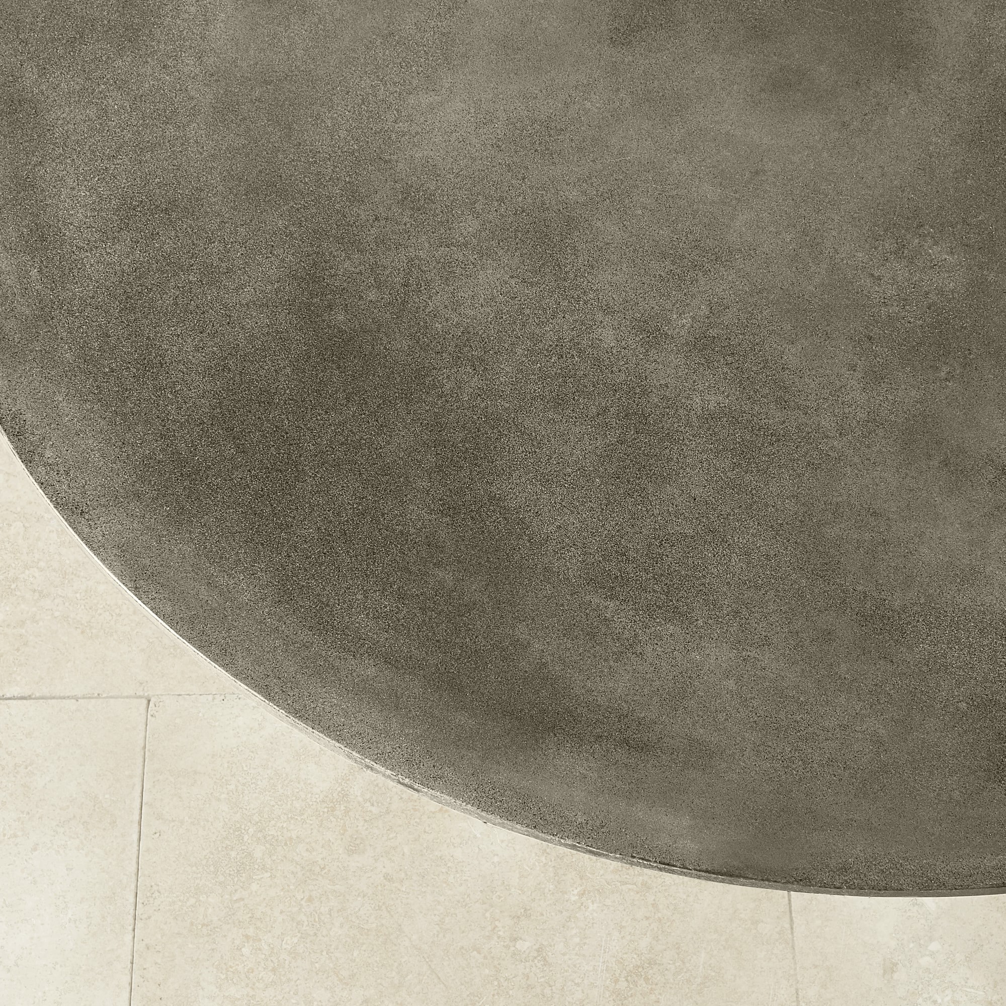 Tulip Outdoor Oval Dining Table (70