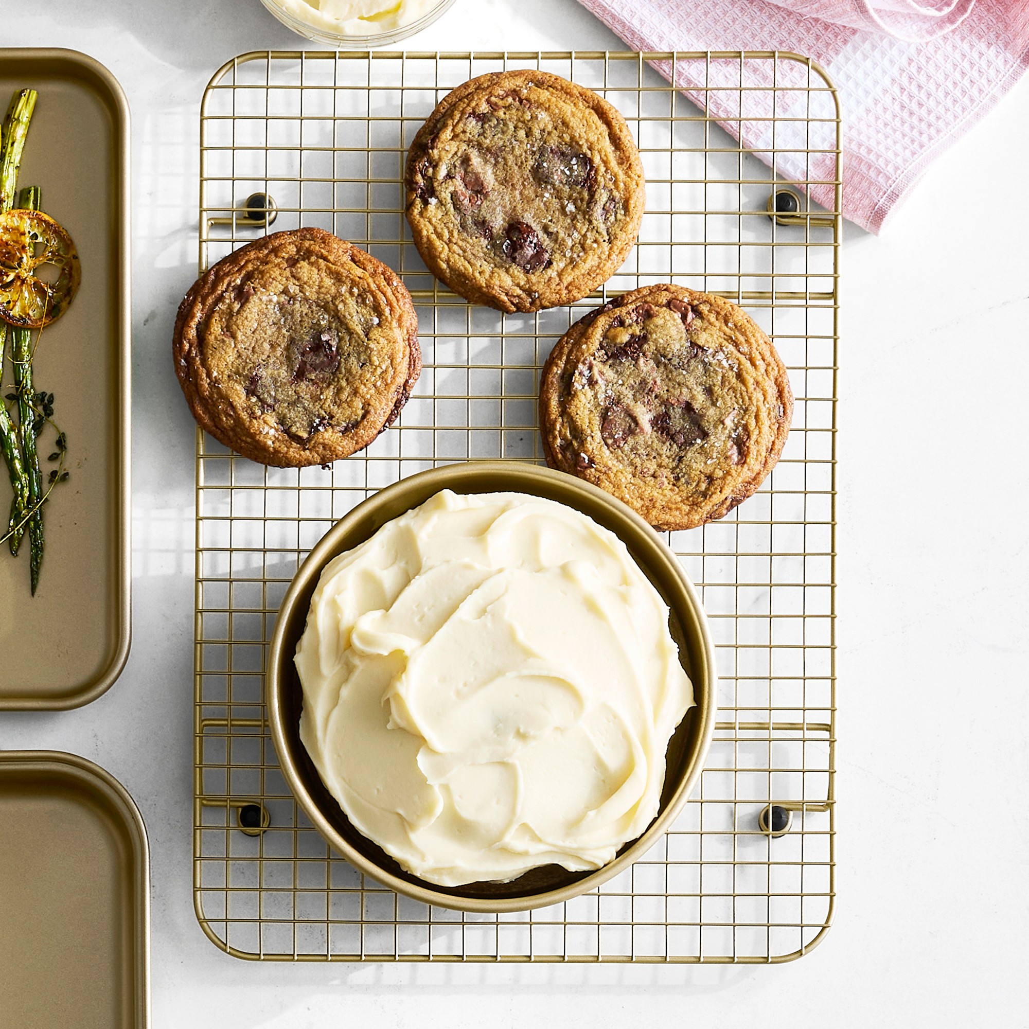 Williams Sonoma Goldtouch® Pro Nonstick Half Sheet Cooling Rack