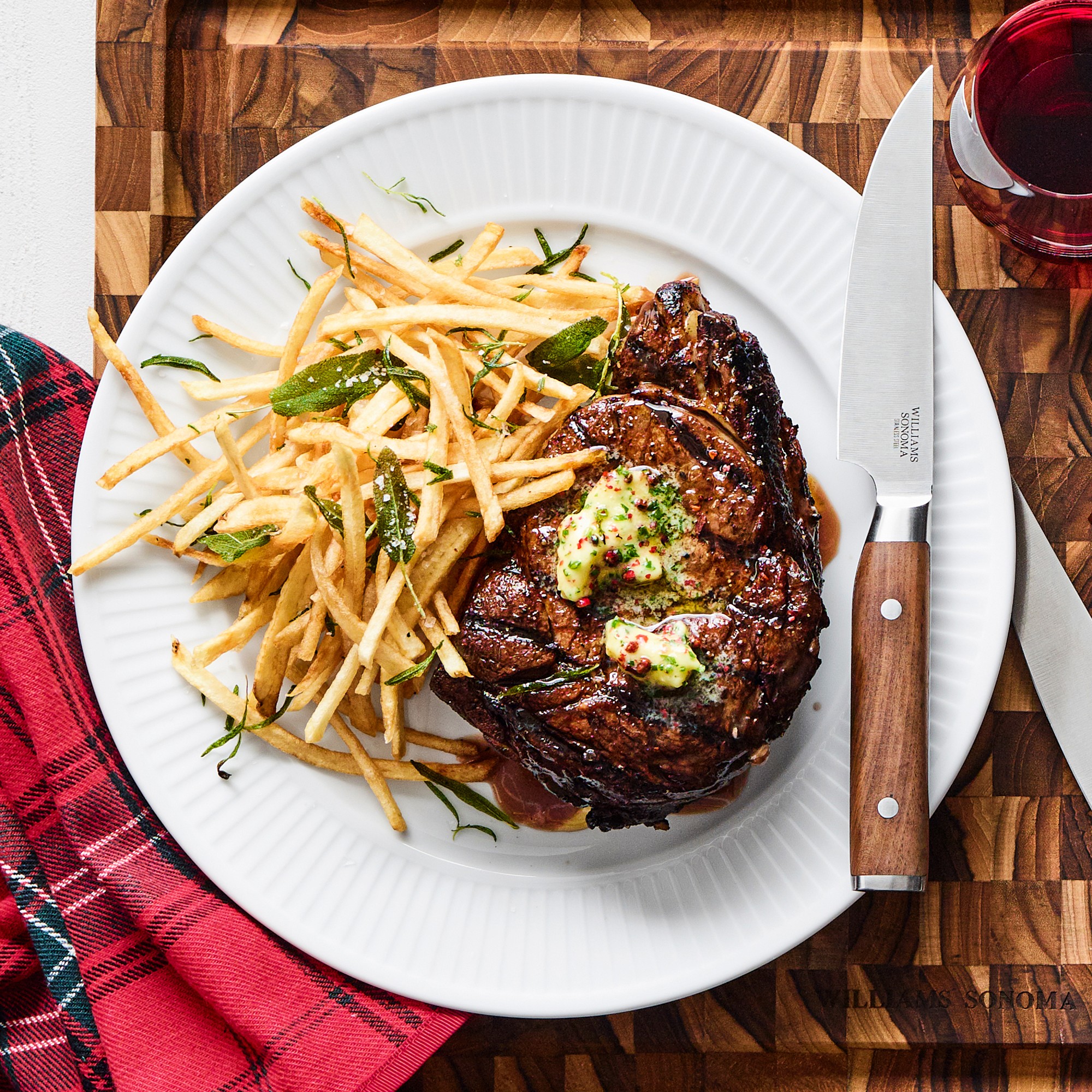 Pillivuyt Plisse Porcelain Dinner Plates