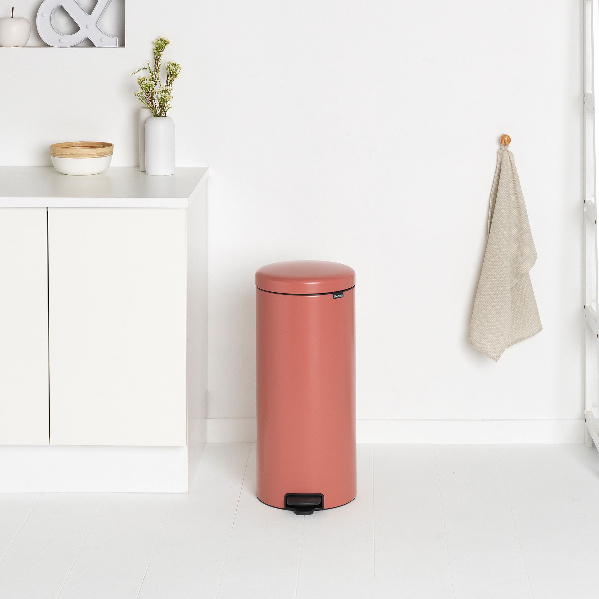 Brabantia NewIcon Step Can, 8 Gallons