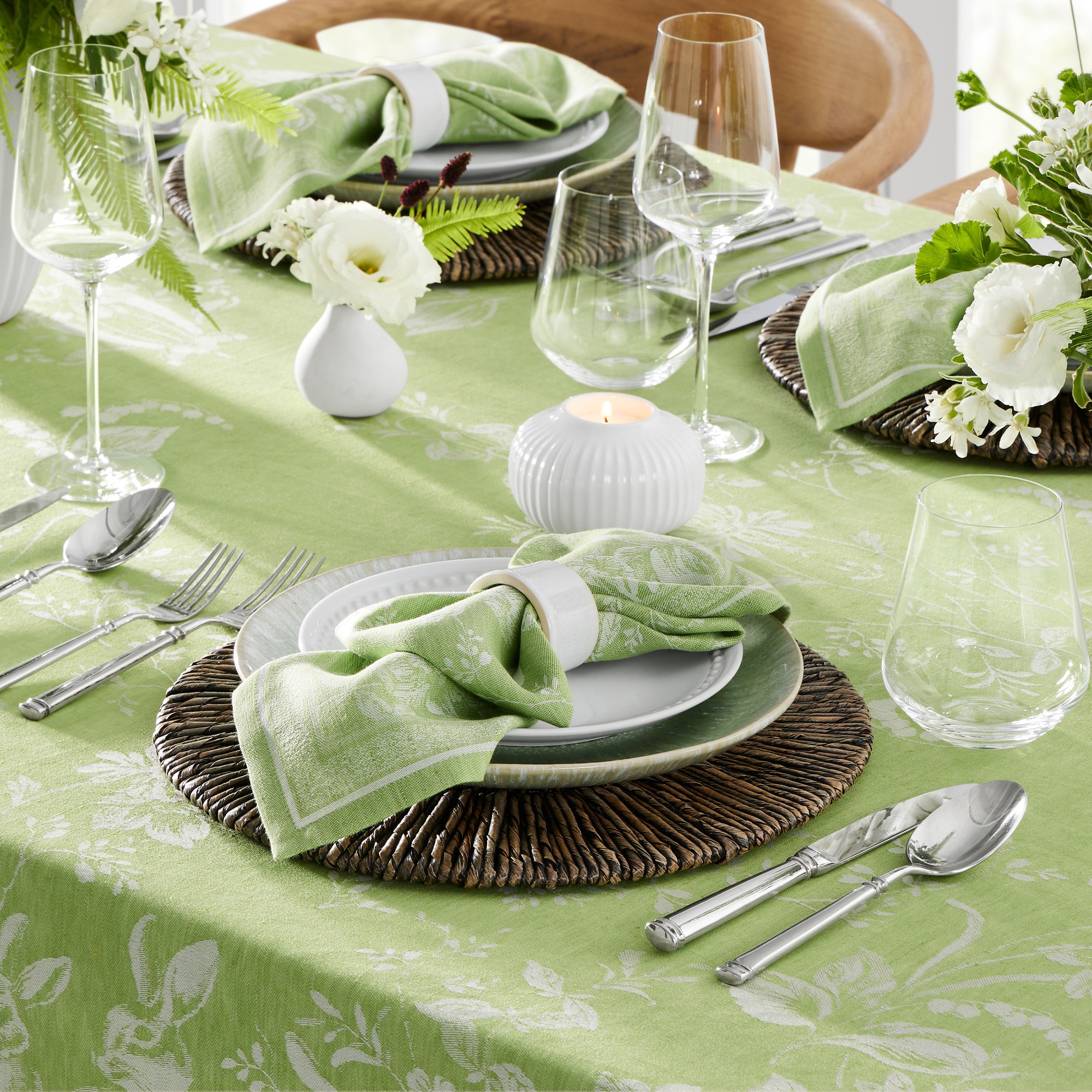 Primavera Jacquard Tablecloth