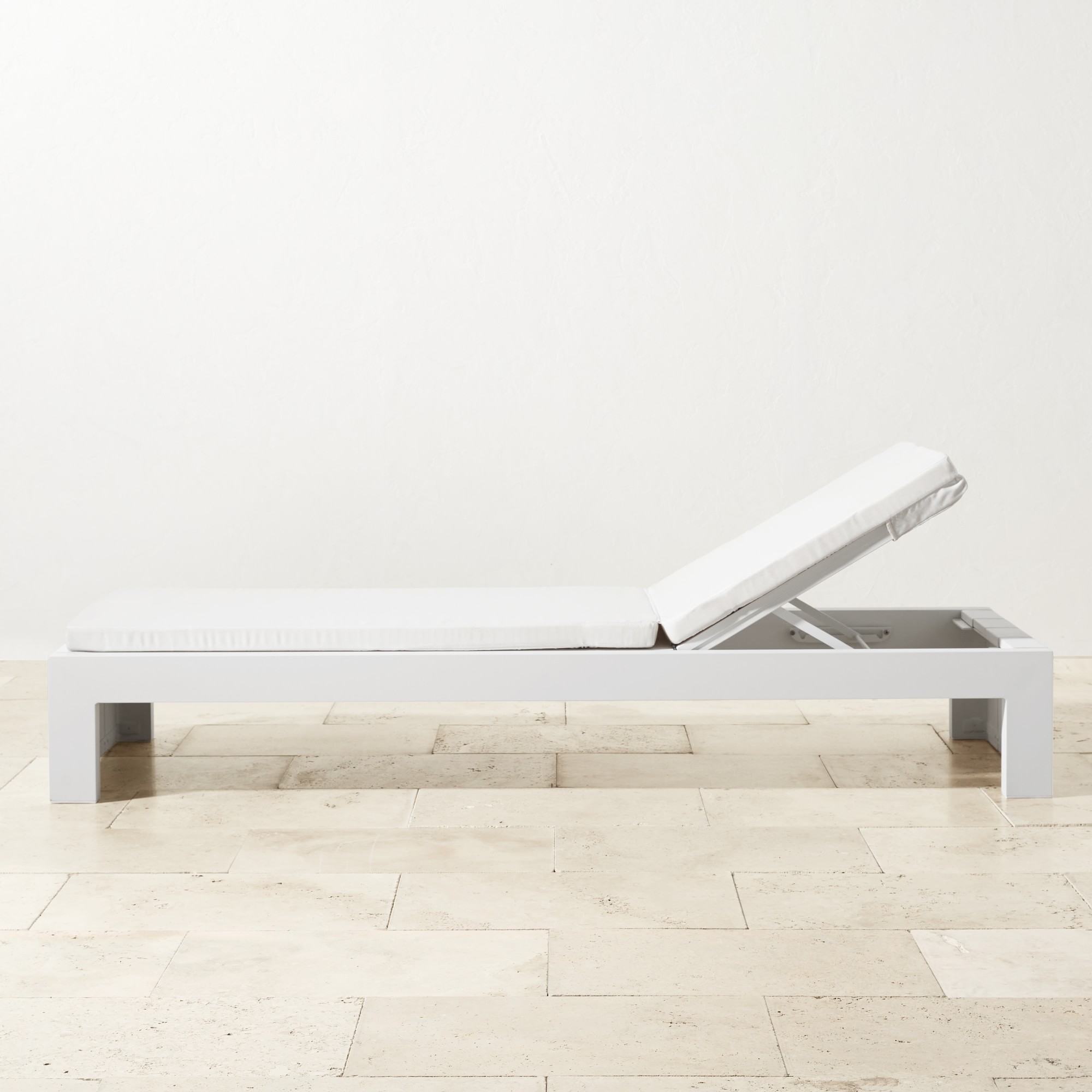 Larnaca Outdoor White Metal Chaise